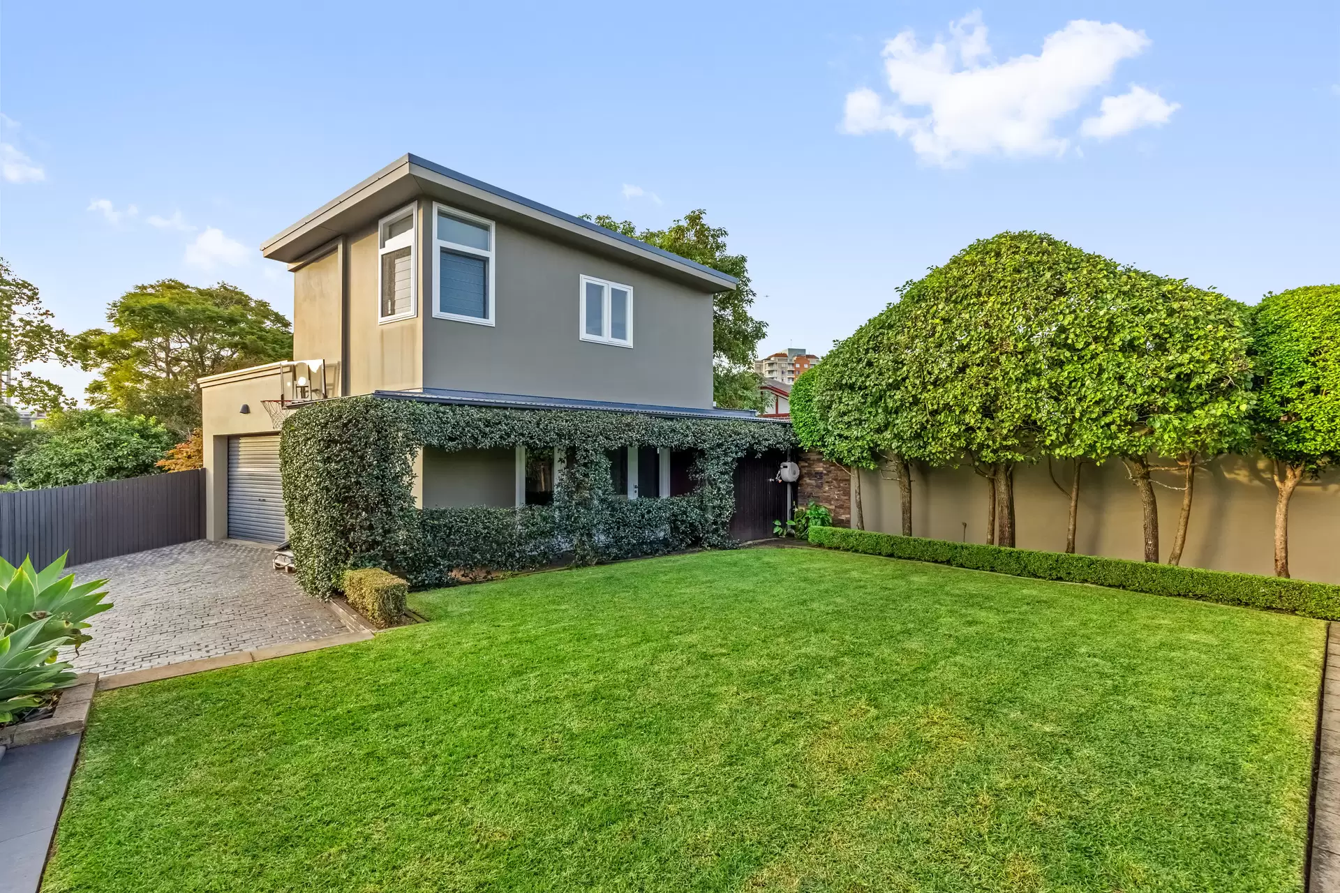 16 Milroy Avenue, Kensington Sold by Sydney Sotheby's International Realty - image 11
