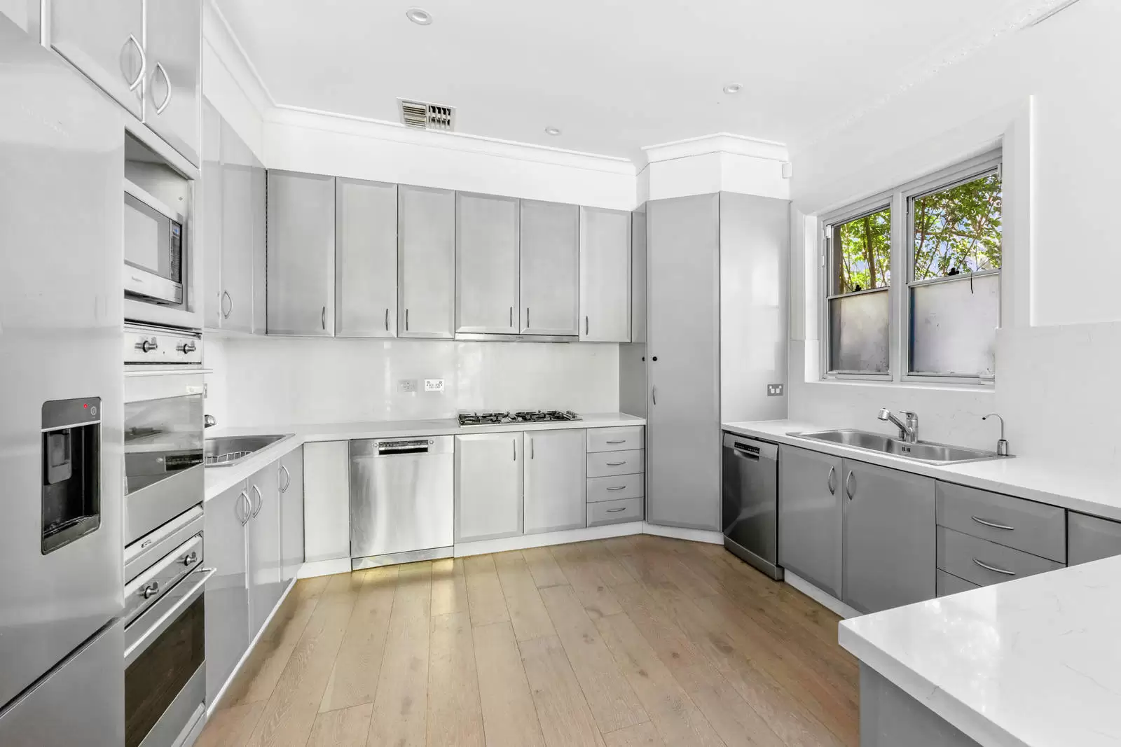 6 Roe Street, North Bondi Leased by Sydney Sotheby's International Realty - image 3