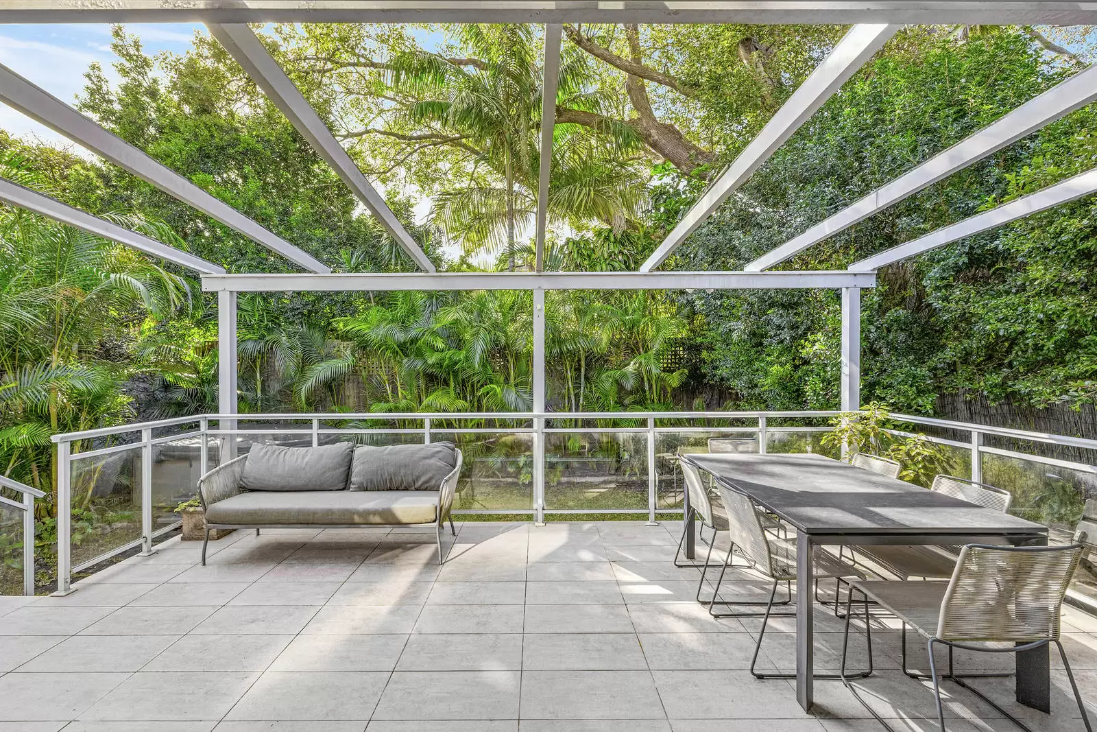 6 Roe Street, North Bondi Leased by Sydney Sotheby's International Realty - image 1