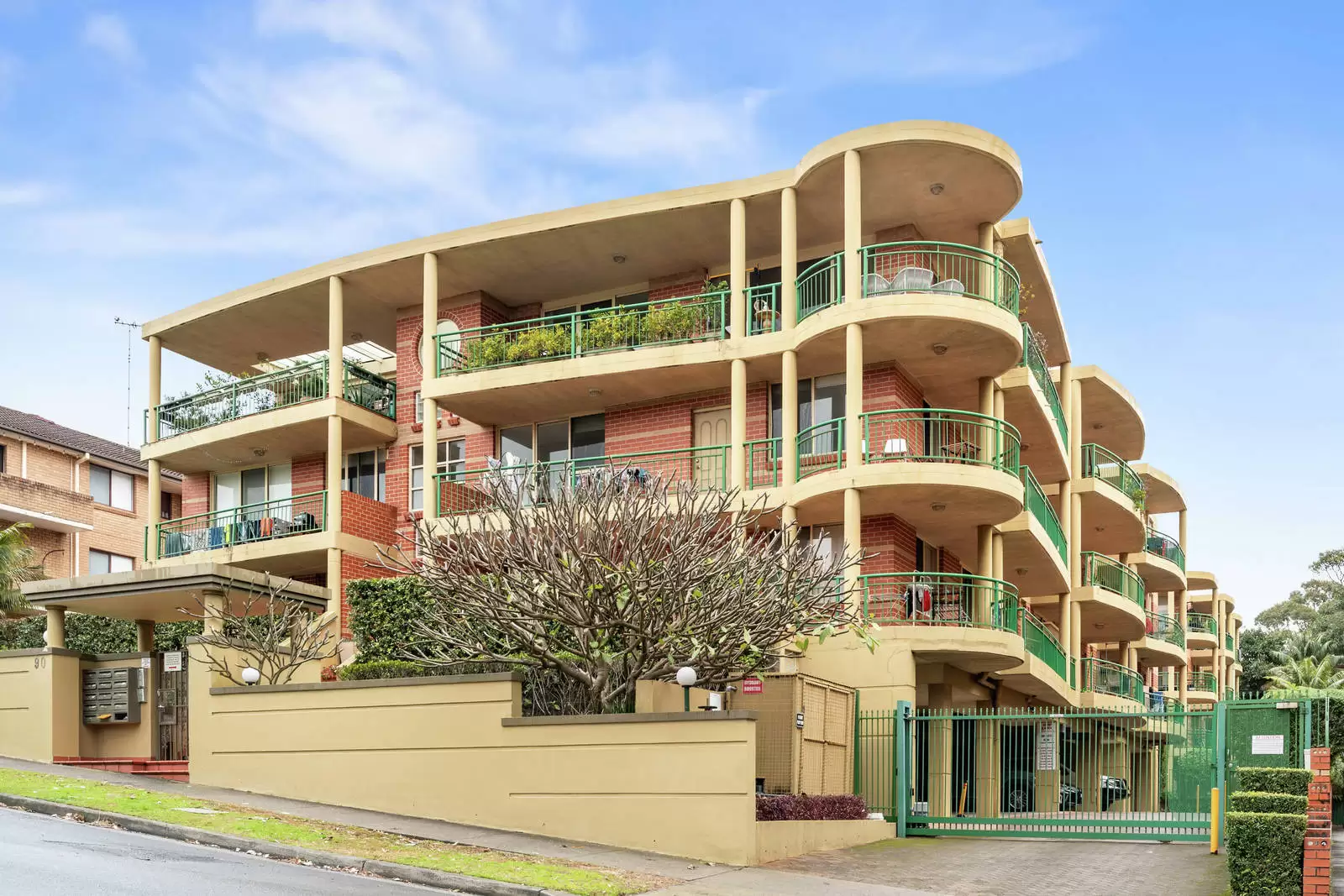 2a/90 Mount Street, Coogee Leased by Sydney Sotheby's International Realty - image 1
