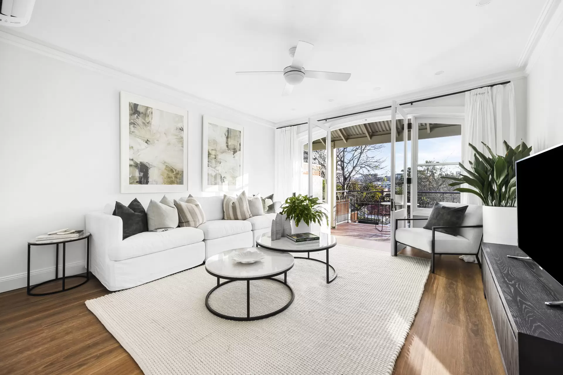 10 Mona Road, Darling Point Sold by Sydney Sotheby's International Realty - image 2