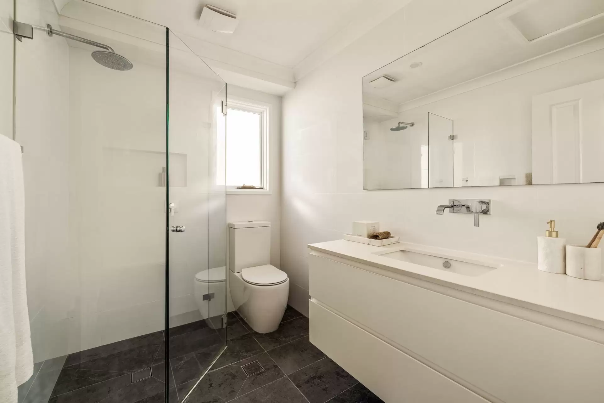 131 Henrietta Street, Waverley Sold by Sydney Sotheby's International Realty - image 12