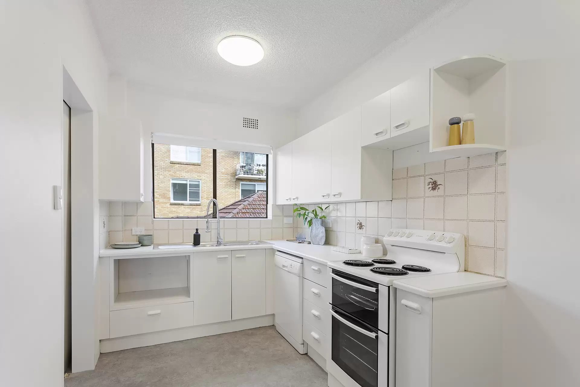 11/27 Byron Street, Coogee Sold by Sydney Sotheby's International Realty - image 3