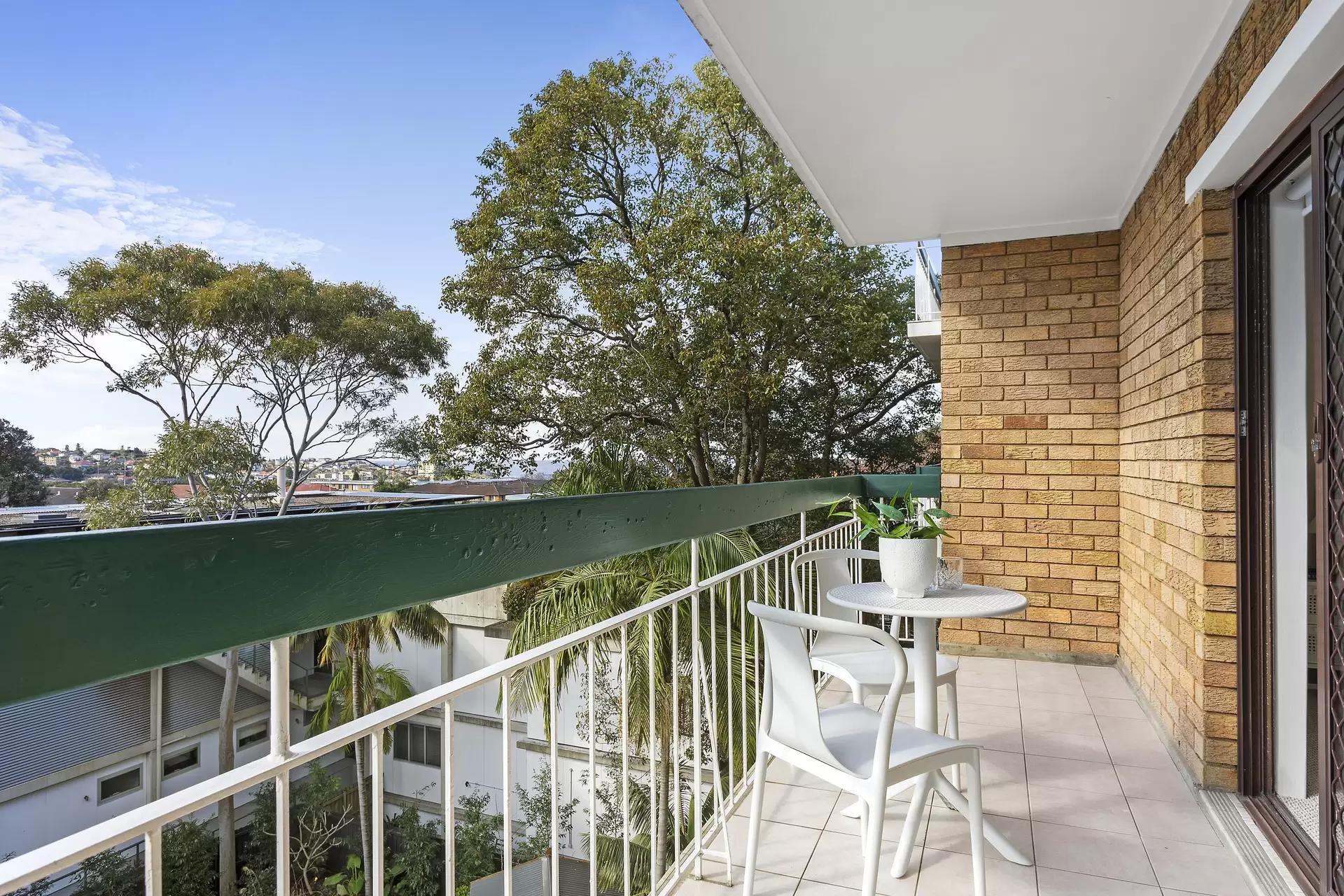 11/27 Byron Street, Coogee Sold by Sydney Sotheby's International Realty - image 2