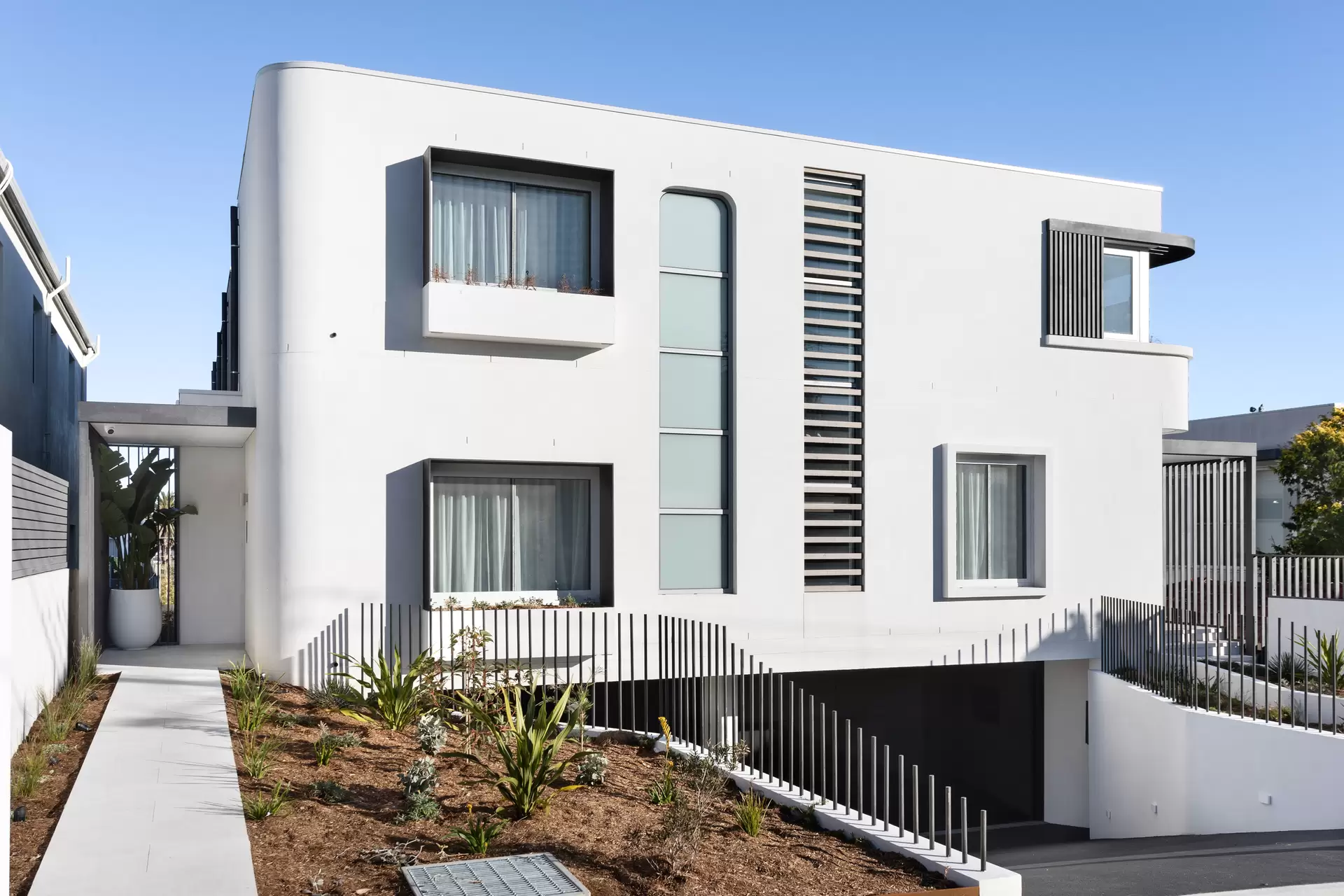 19B Napier Street, Dover Heights Sold by Sydney Sotheby's International Realty - image 1
