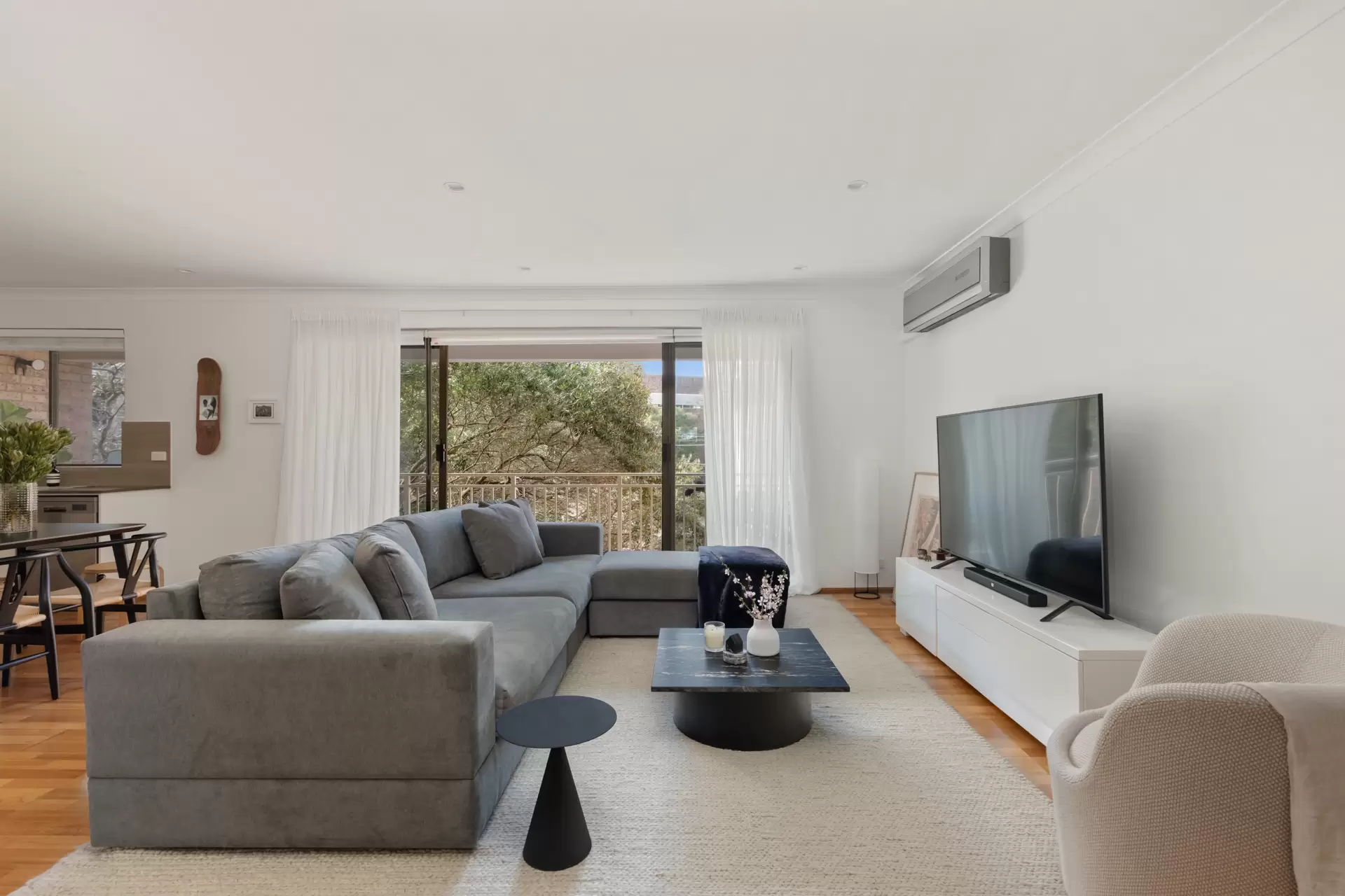 8/49 Albion Street, Waverley Sold by Sydney Sotheby's International Realty - image 1