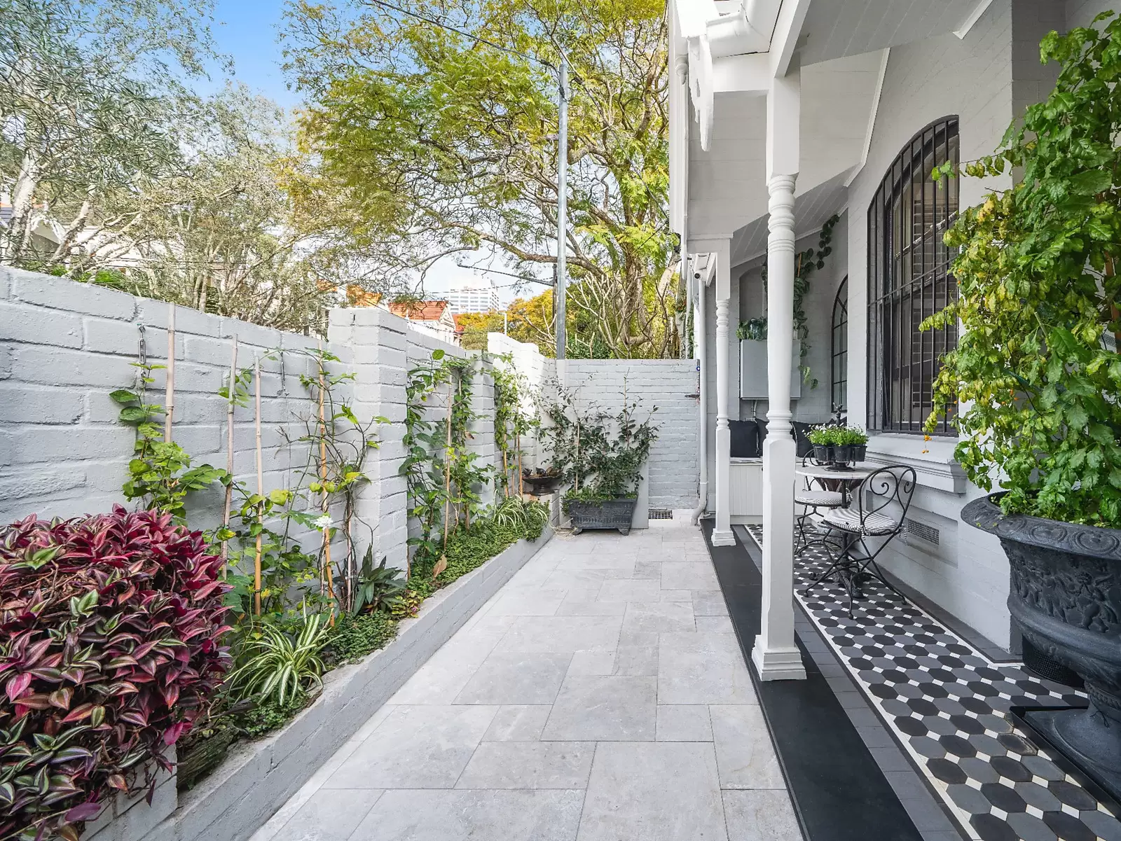 38 Bathurst Street, Woollahra Sold by Sydney Sotheby's International Realty - image 2