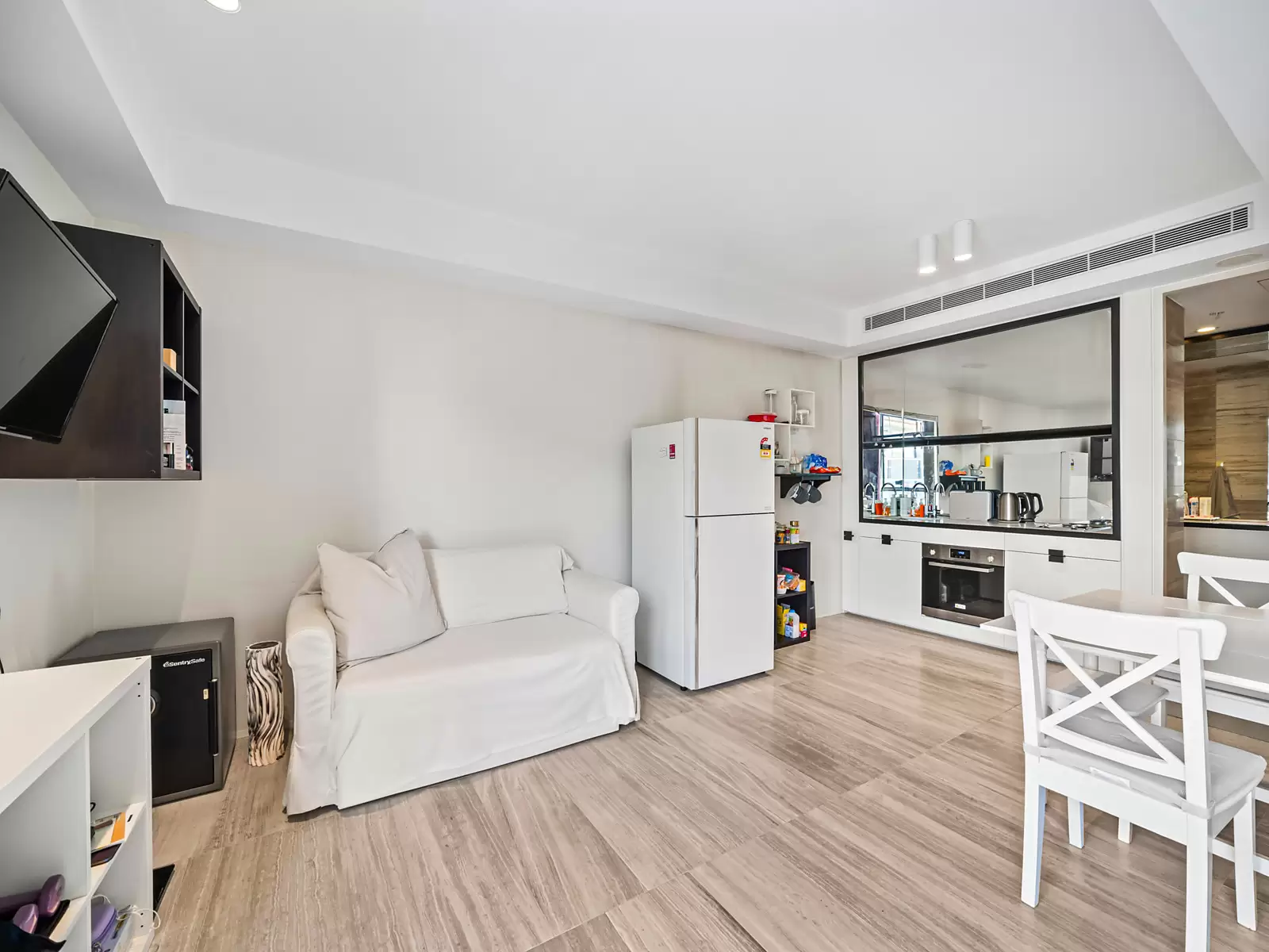 1611/178 Thomas Street, Haymarket Sold by Sydney Sotheby's International Realty - image 2