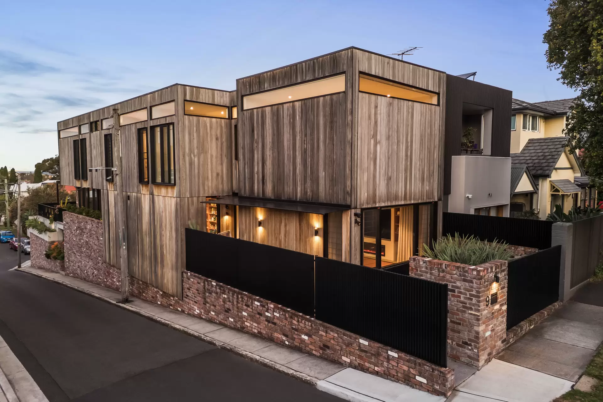 9 Knox Street, Clovelly Sold by Sydney Sotheby's International Realty - image 3