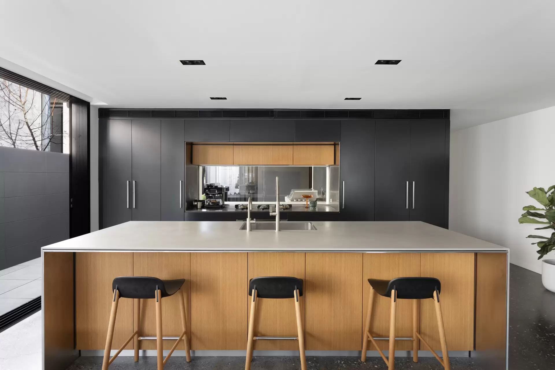 280 Moore Park Road, Paddington Sold by Sydney Sotheby's International Realty - image 1