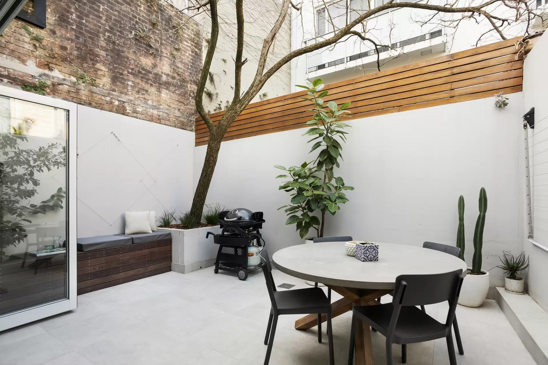 24 Woods Lane, Darlinghurst Sold by Sydney Sotheby's International Realty - image 1