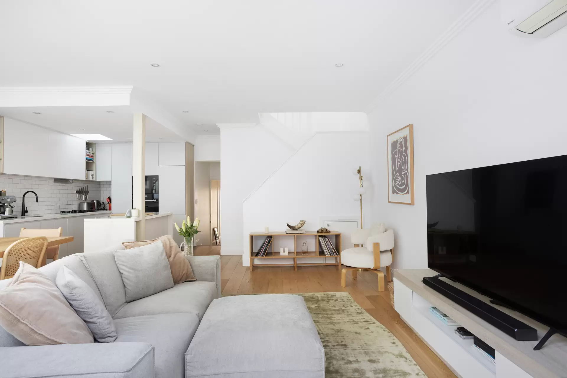 24 Woods Lane, Darlinghurst Sold by Sydney Sotheby's International Realty - image 1