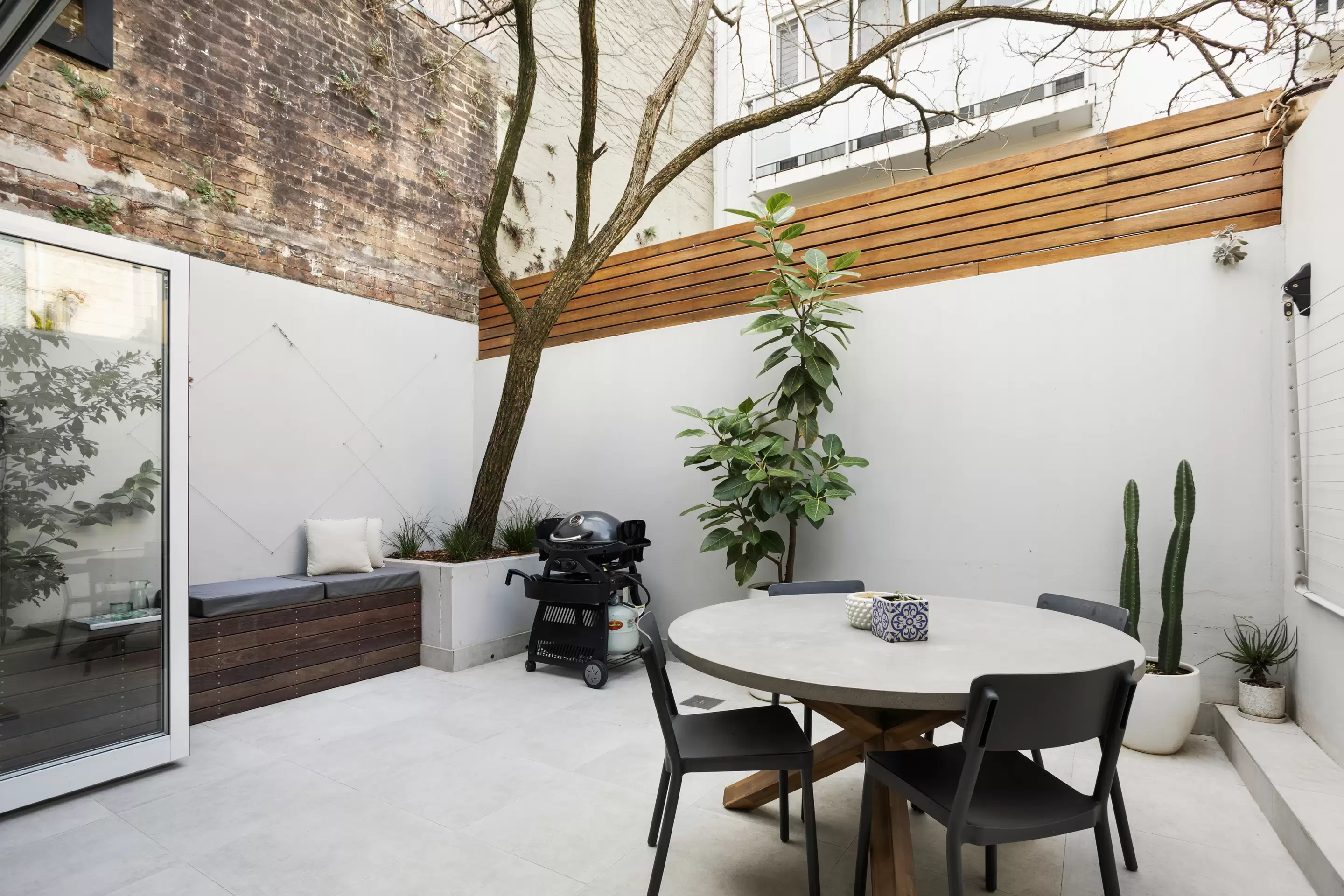 24 Woods Lane, Darlinghurst Sold by Sydney Sotheby's International Realty - image 2