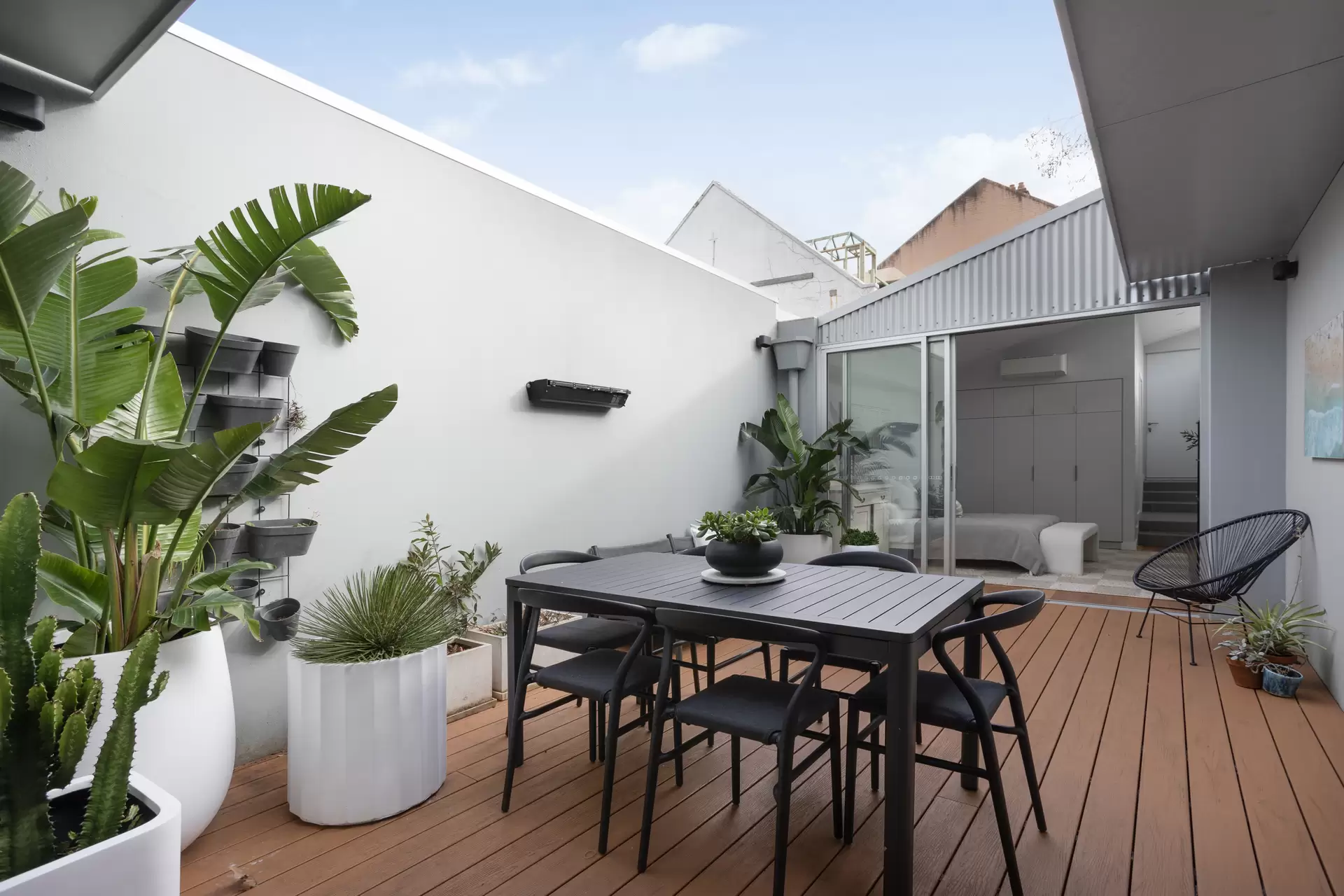 459 Crown Street, Surry Hills Sold by Sydney Sotheby's International Realty - image 1