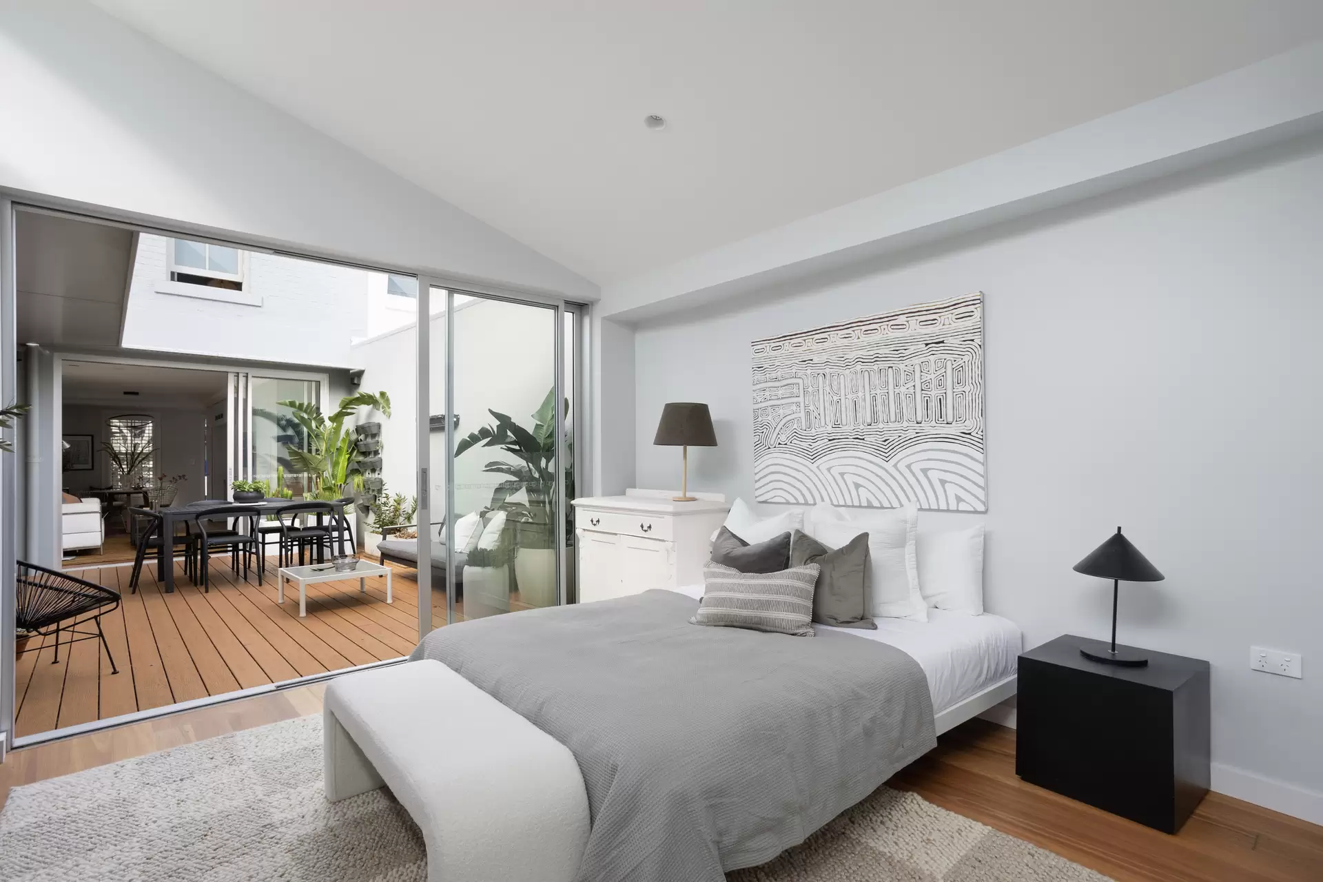 459 Crown Street, Surry Hills Sold by Sydney Sotheby's International Realty - image 1