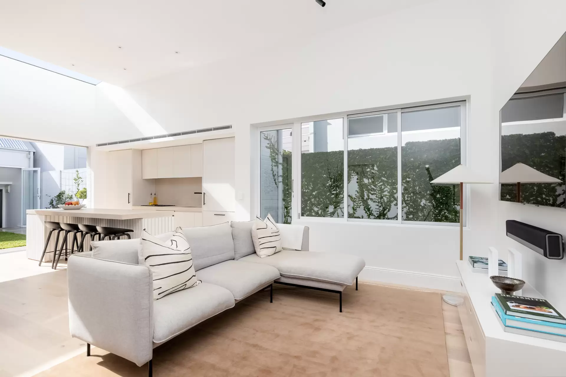 12 Kenilworth Street, Bondi Junction Sold by Sydney Sotheby's International Realty - image 3