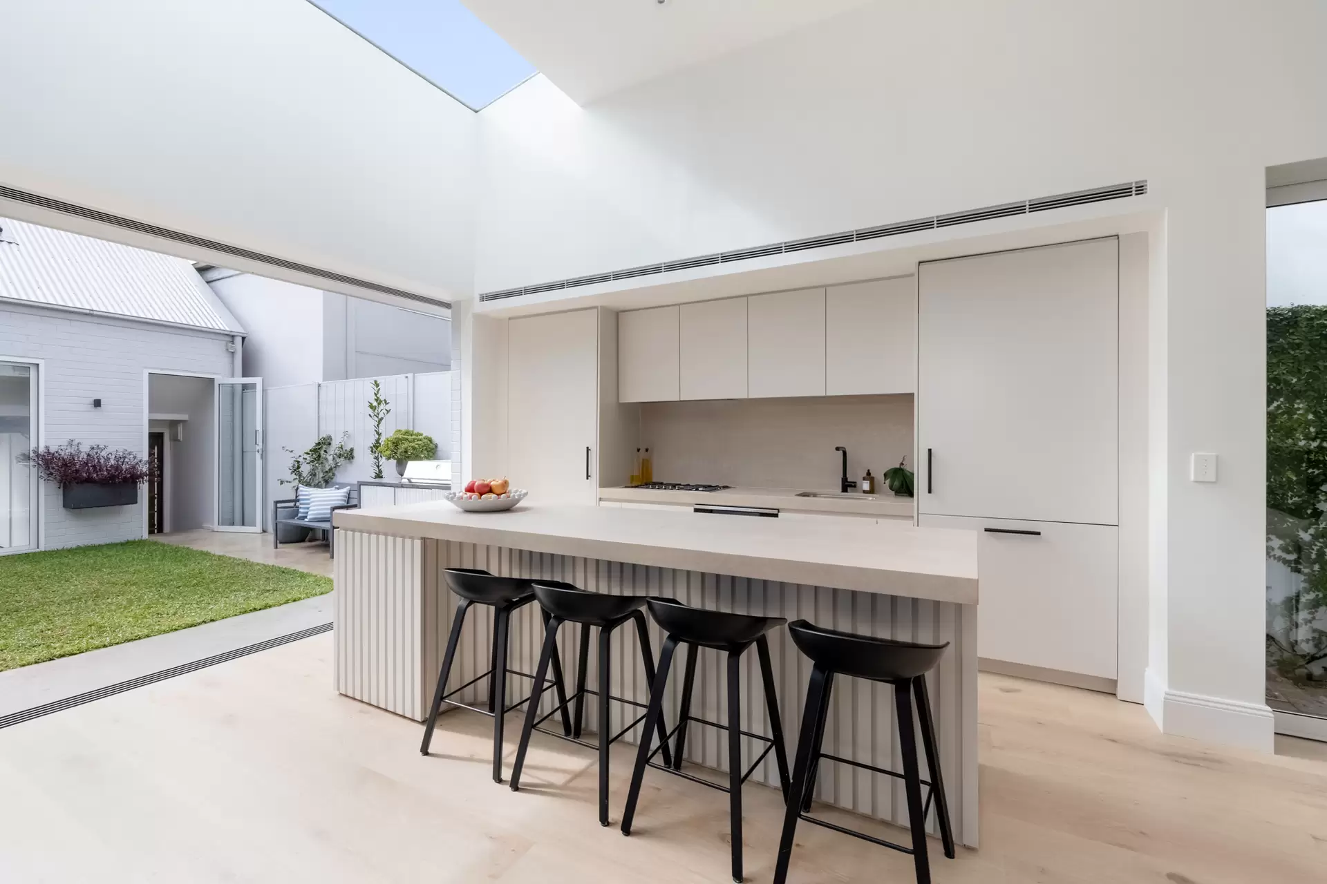 12 Kenilworth Street, Bondi Junction Sold by Sydney Sotheby's International Realty - image 4