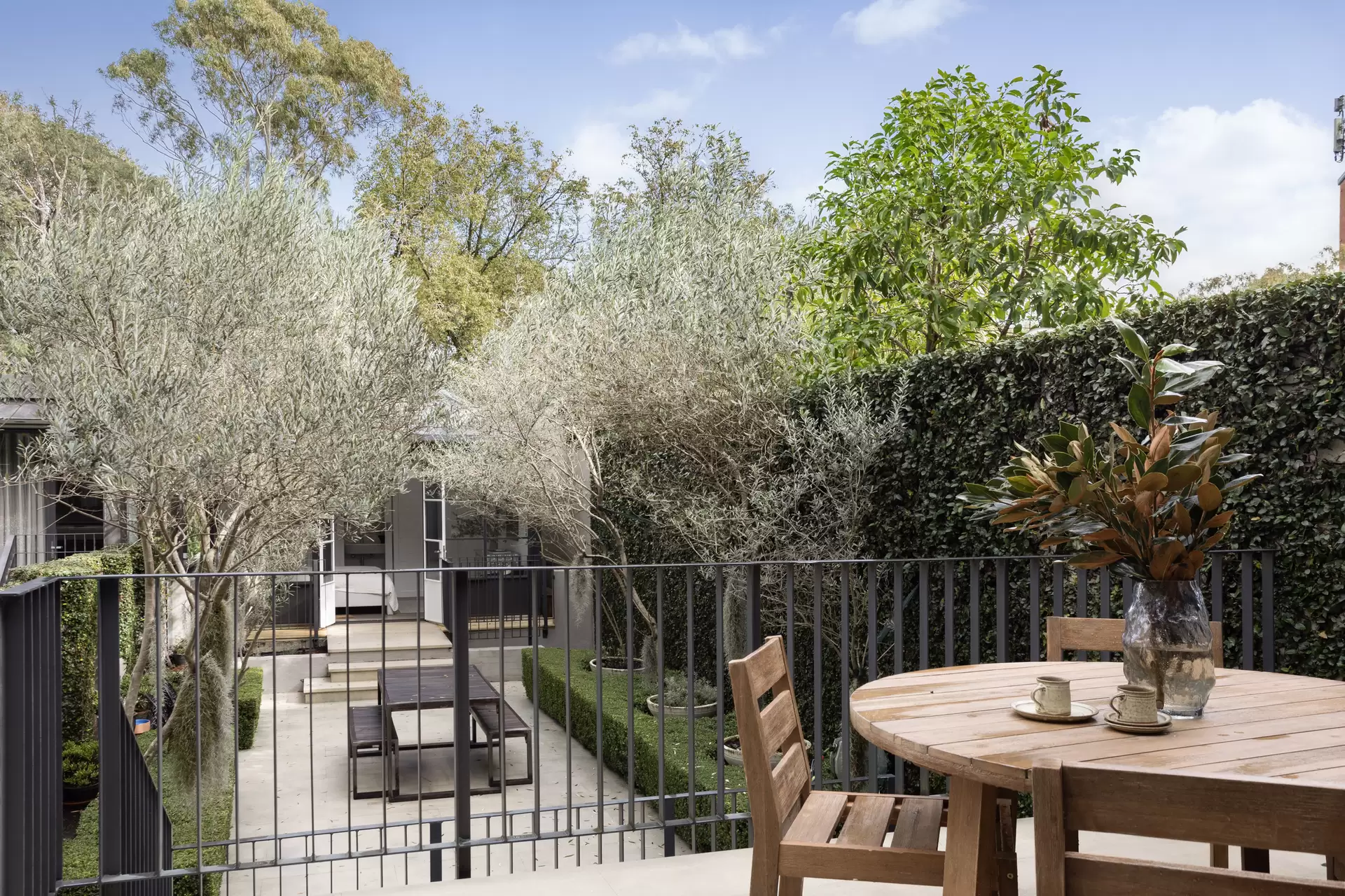 84 Holdsworth Street, Woollahra Sold by Sydney Sotheby's International Realty - image 1