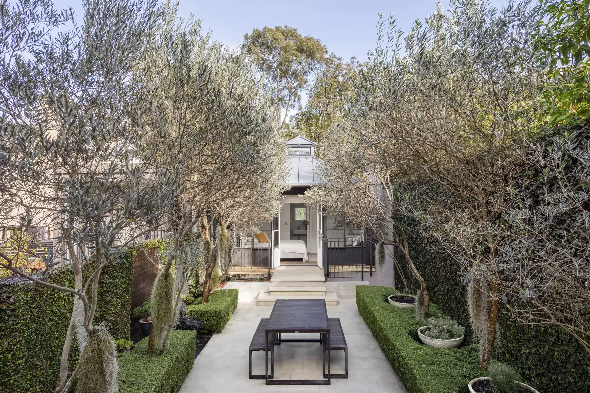 84 Holdsworth Street, Woollahra Sold by Sydney Sotheby's International Realty - image 1