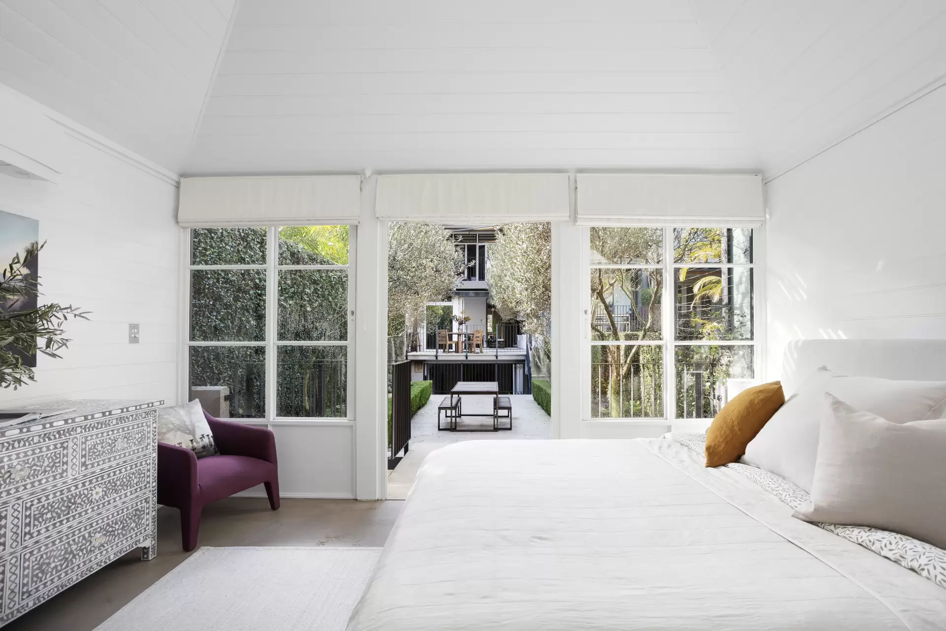 84 Holdsworth Street, Woollahra Sold by Sydney Sotheby's International Realty - image 1