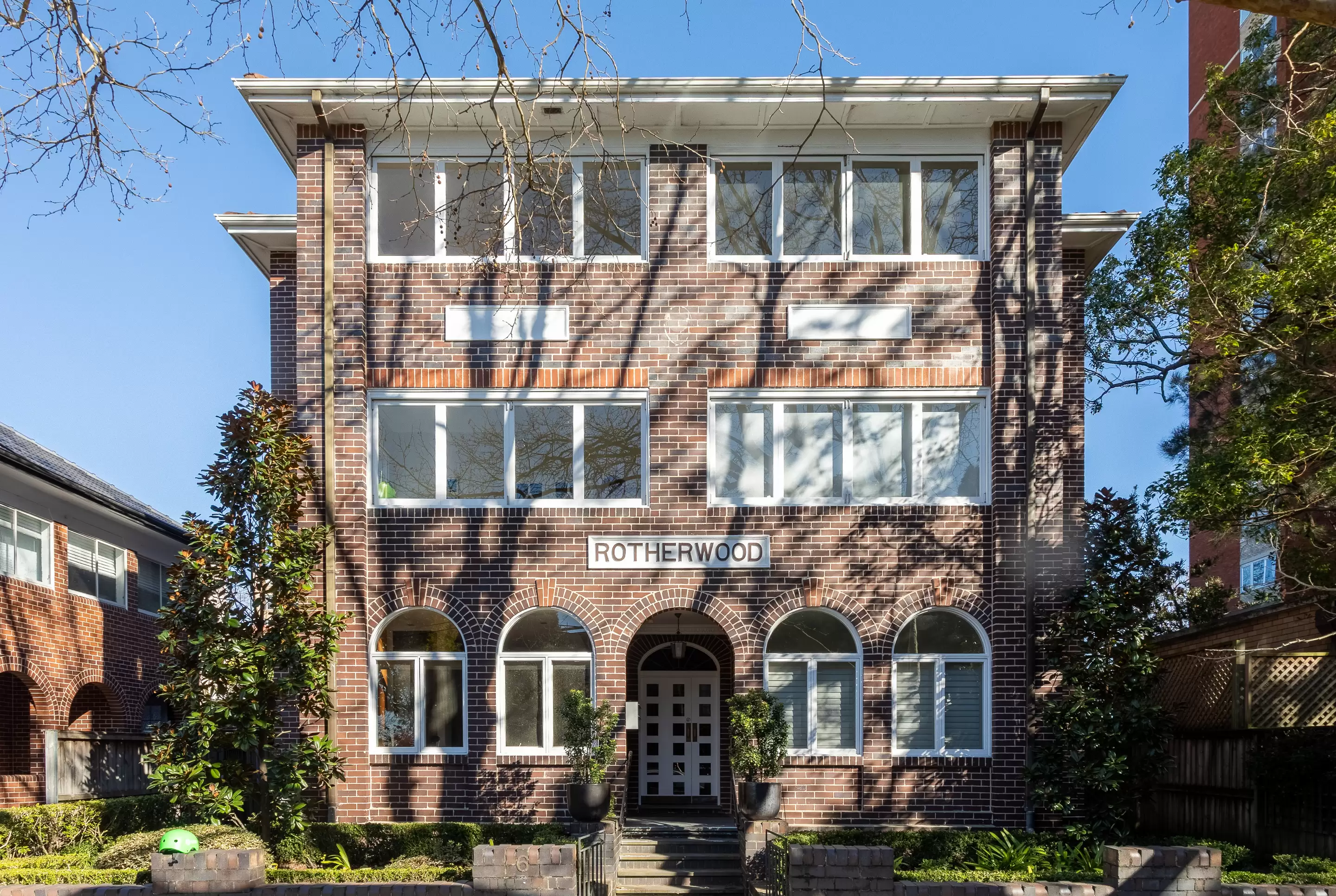 3/6 Fullerton Street, Woollahra Sold by Sydney Sotheby's International Realty - image 1