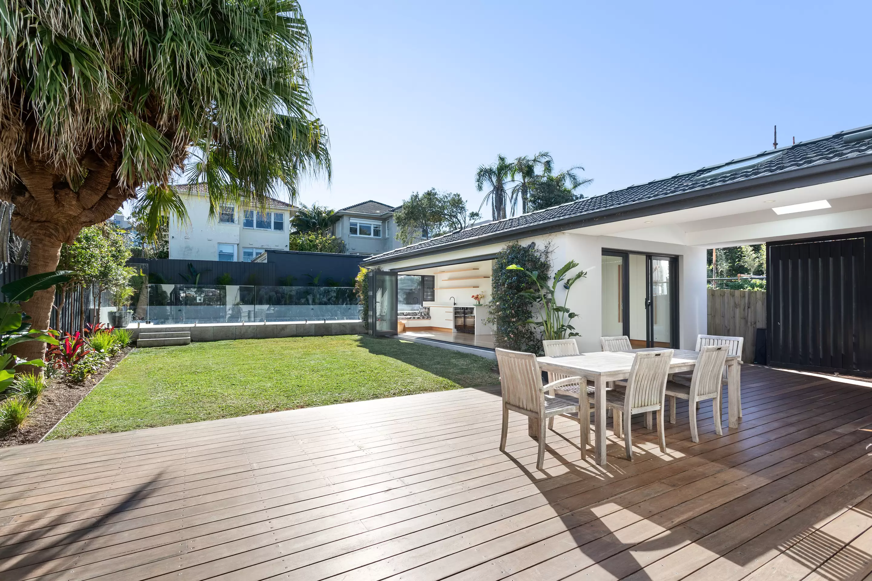 6 Chris Bang Crescent, Vaucluse Sold by Sydney Sotheby's International Realty - image 2
