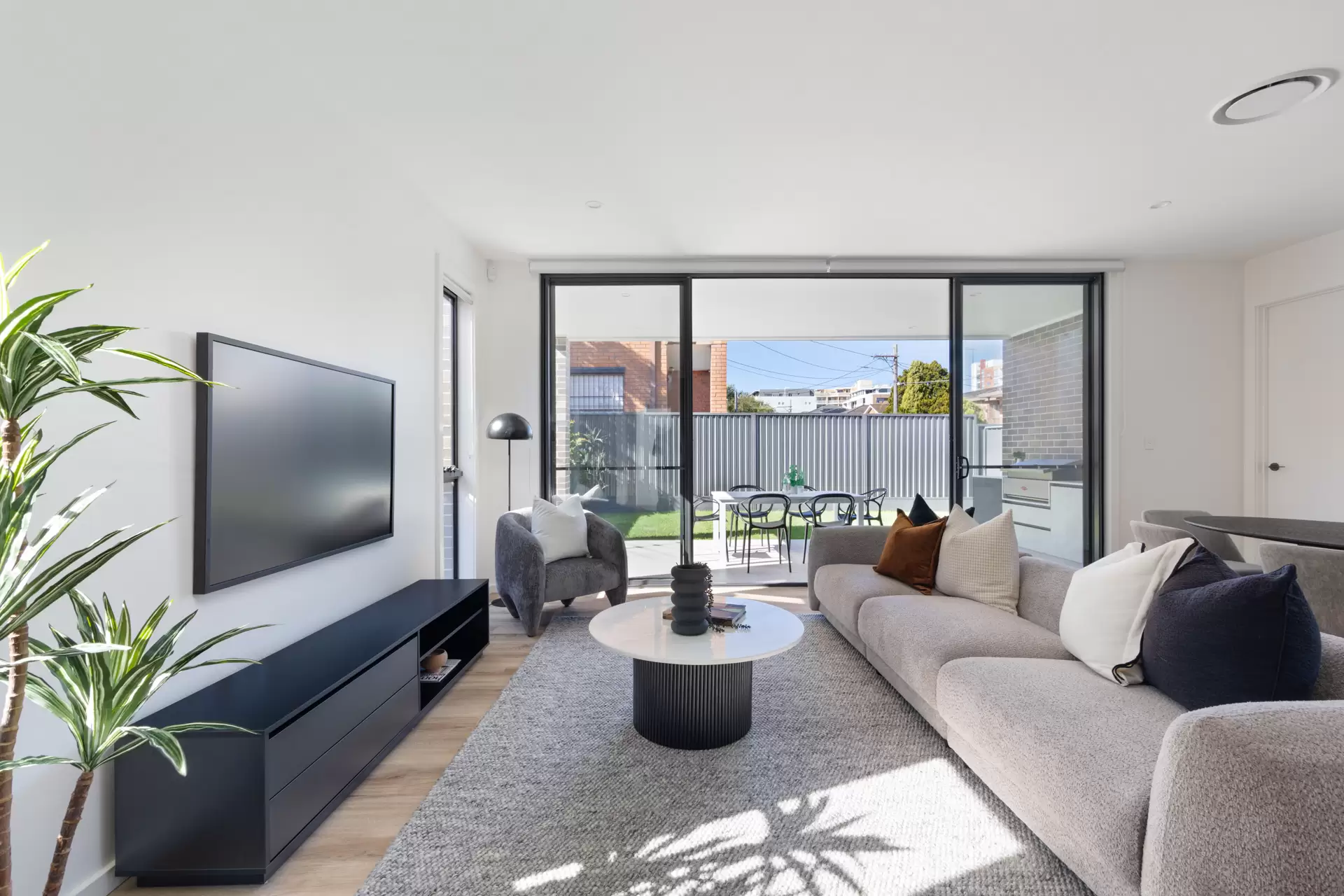64 Mason Street, Maroubra Sold by Sydney Sotheby's International Realty - image 3