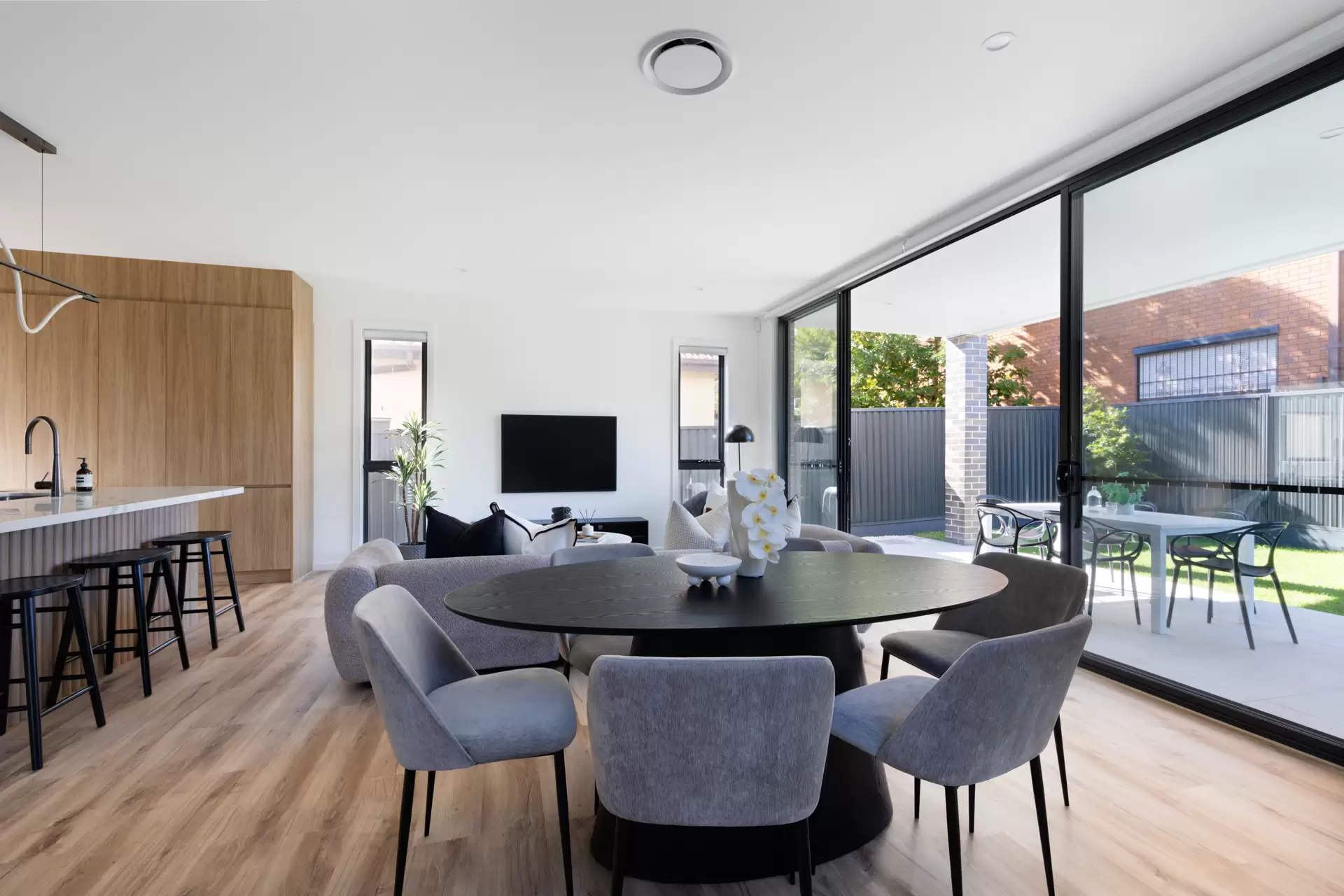 64 Mason Street, Maroubra Sold by Sydney Sotheby's International Realty - image 4