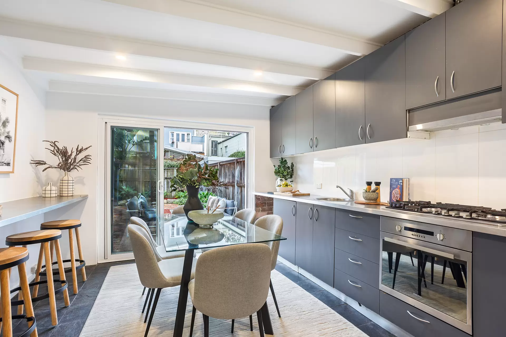 98 Mill Hill Road, Bondi Junction Sold by Sydney Sotheby's International Realty - image 4