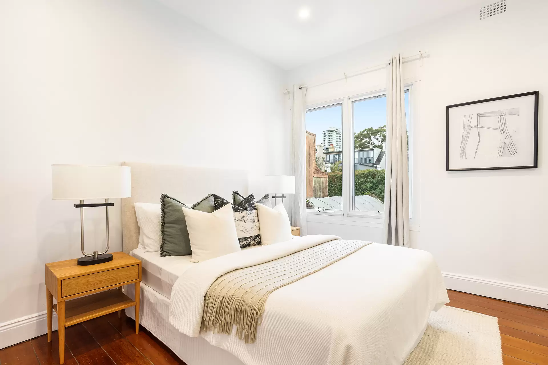 98 Mill Hill Road, Bondi Junction Sold by Sydney Sotheby's International Realty - image 7