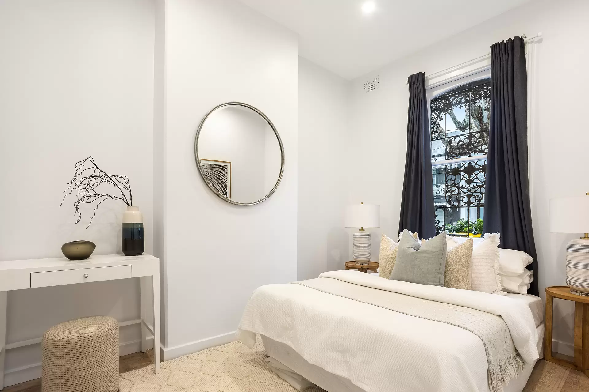 98 Mill Hill Road, Bondi Junction Sold by Sydney Sotheby's International Realty - image 9