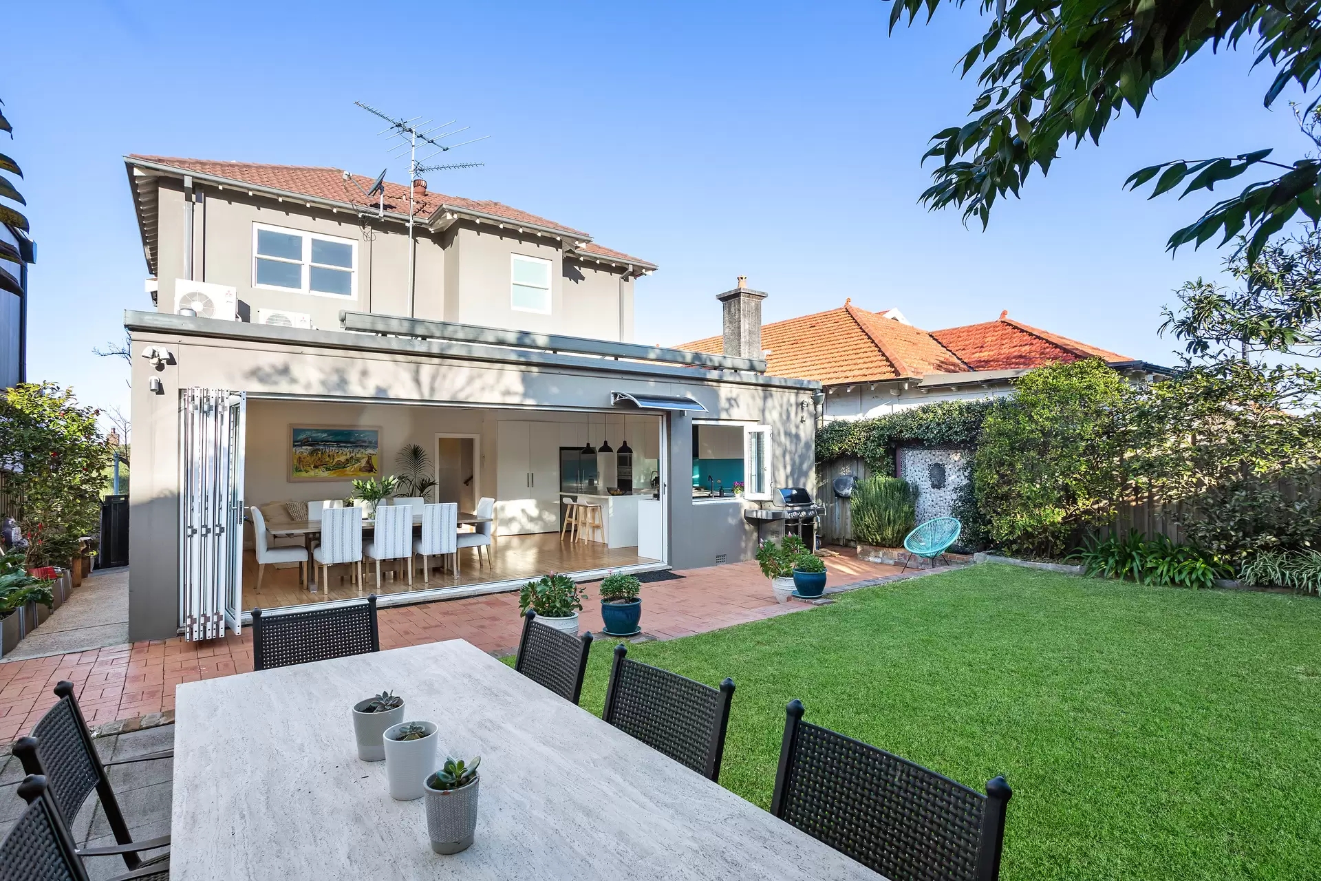 122 Arden Street, Coogee Sold by Sydney Sotheby's International Realty - image 1