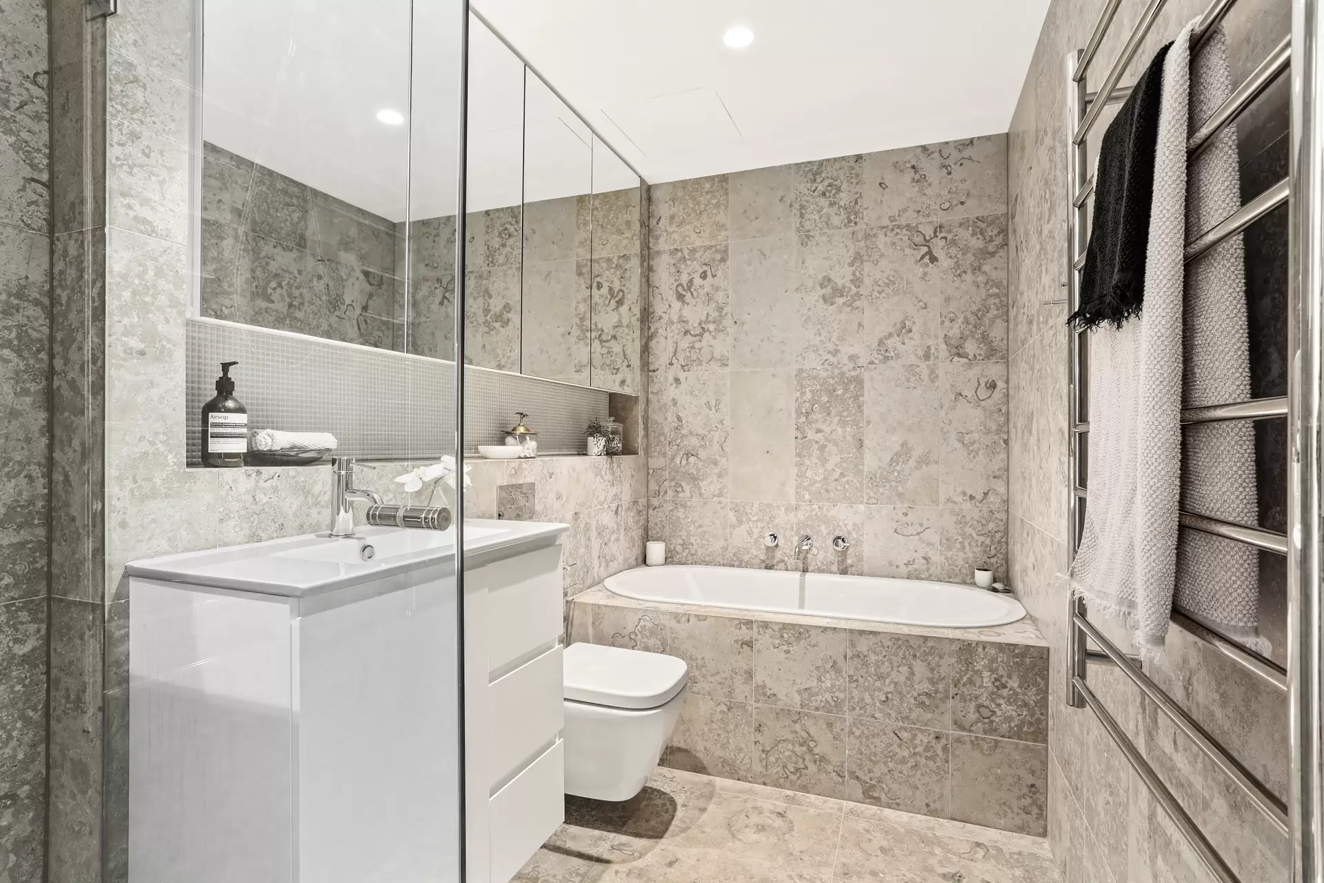 4/3 Donnellan Circuit, Clovelly Sold by Sydney Sotheby's International Realty - image 5