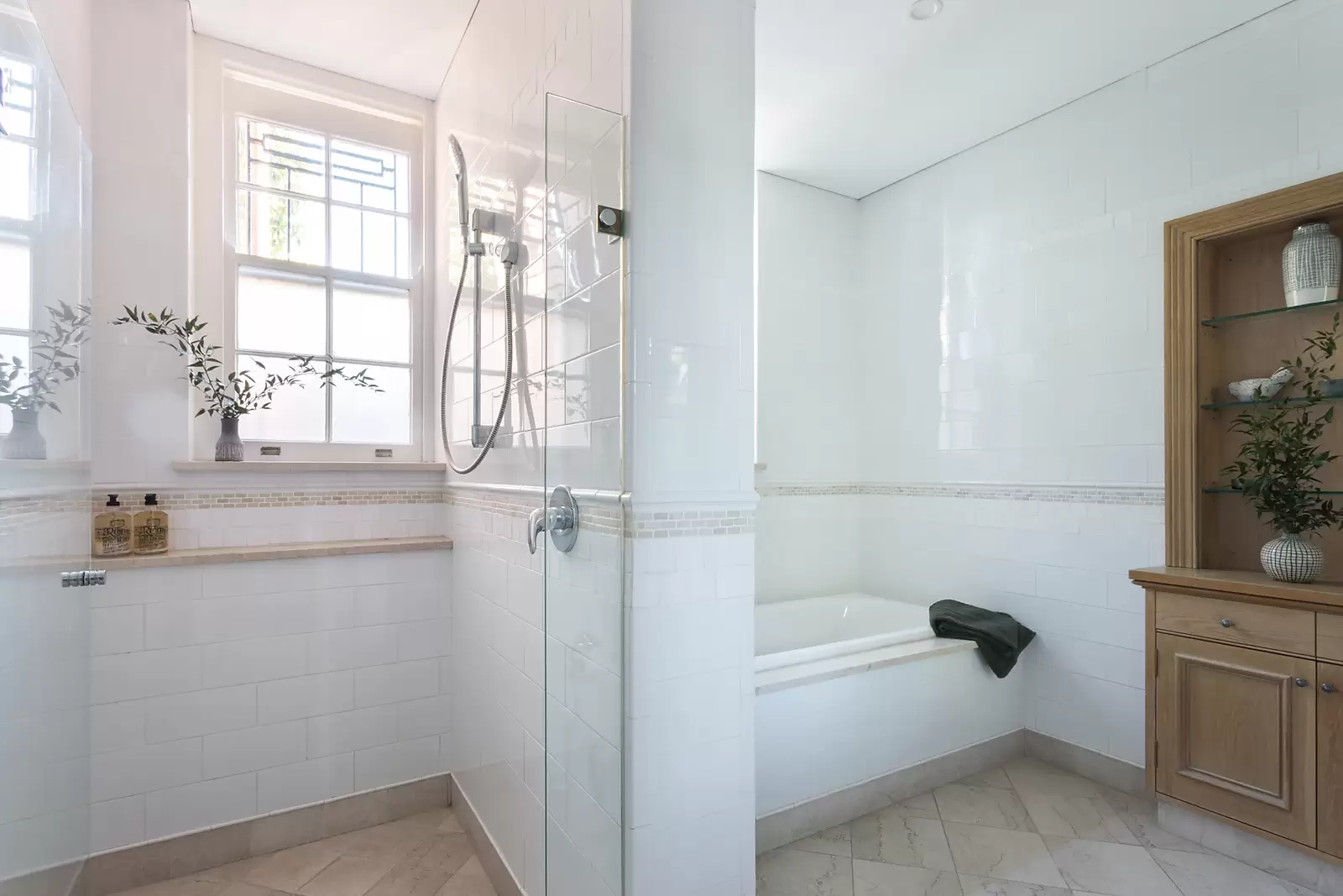 2/10 St Mervyns Avenue, Point Piper Sold by Sydney Sotheby's International Realty - image 17