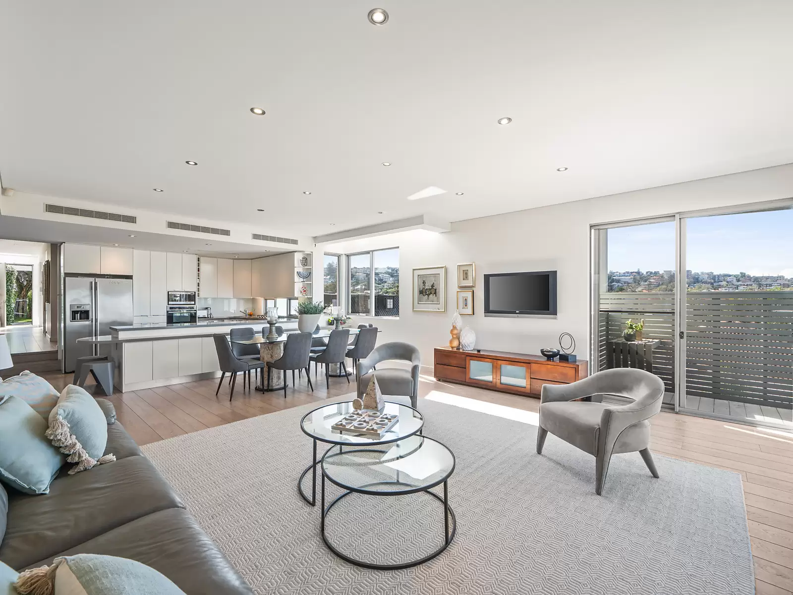 65 Gilgandra Road, North Bondi Sold by Sydney Sotheby's International Realty - image 1