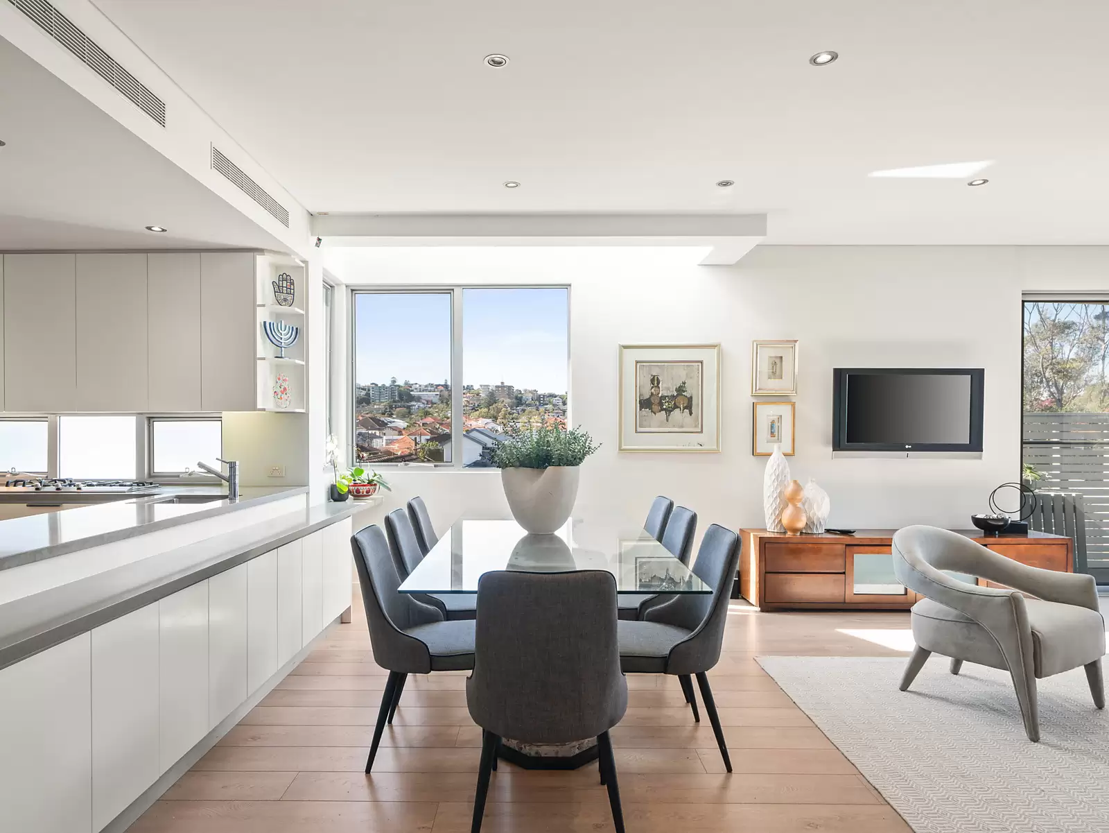 65 Gilgandra Road, North Bondi Sold by Sydney Sotheby's International Realty - image 8