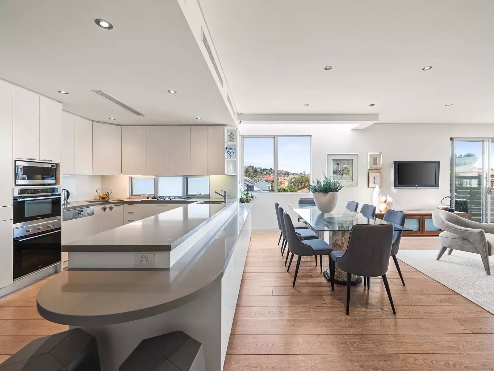 65 Gilgandra Road, North Bondi Sold by Sydney Sotheby's International Realty - image 7