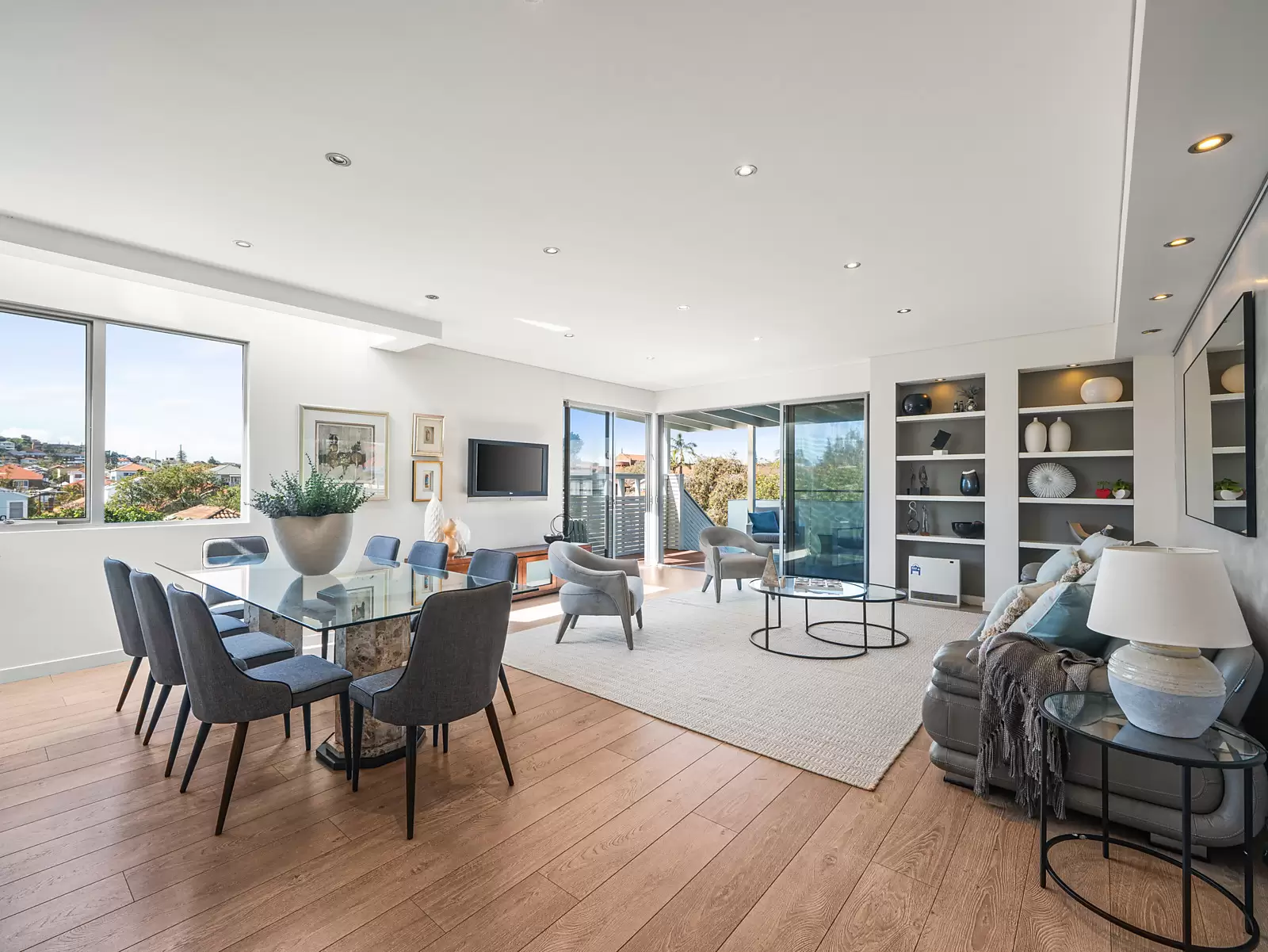 65 Gilgandra Road, North Bondi Sold by Sydney Sotheby's International Realty - image 2