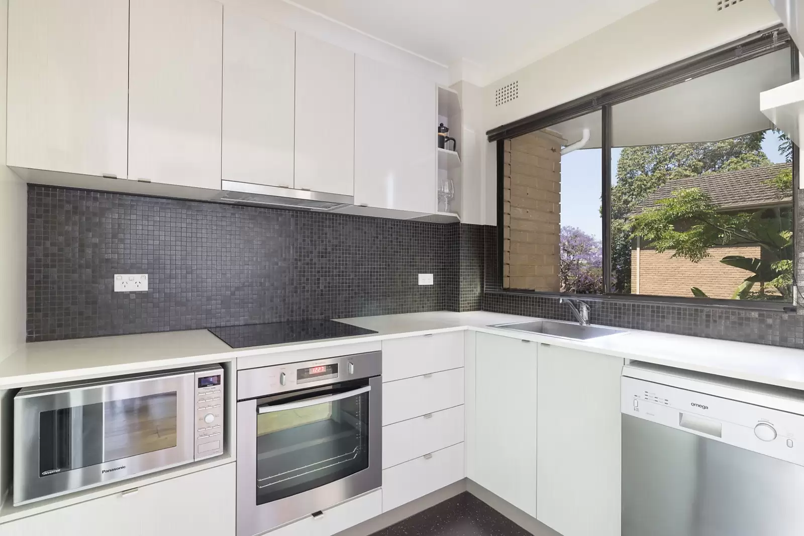 15/465 Willoughby Road, Willoughby Sold by Sydney Sotheby's International Realty - image 2
