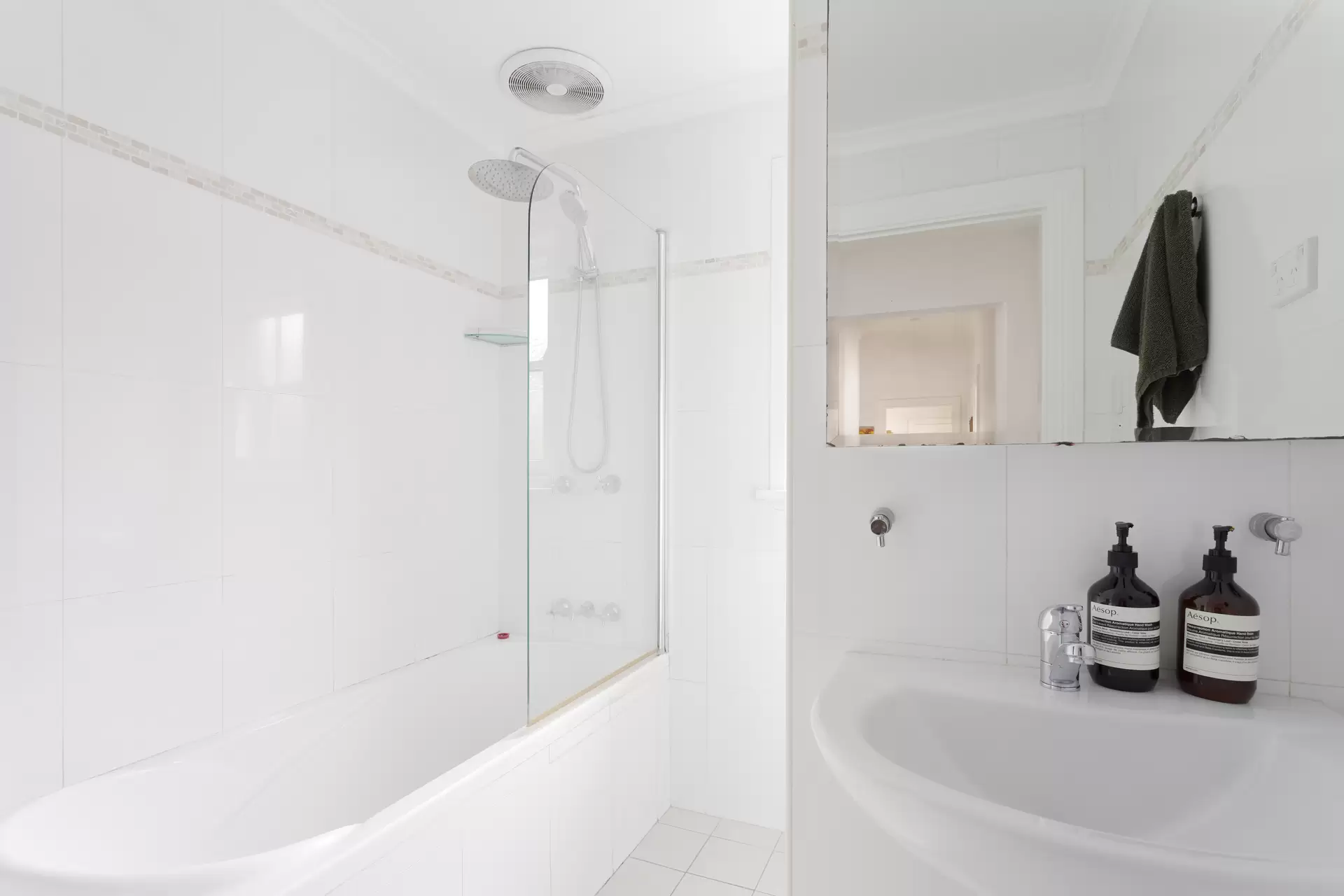 4/1 Gladswood Gardens, Double Bay Sold by Sydney Sotheby's International Realty - image 1