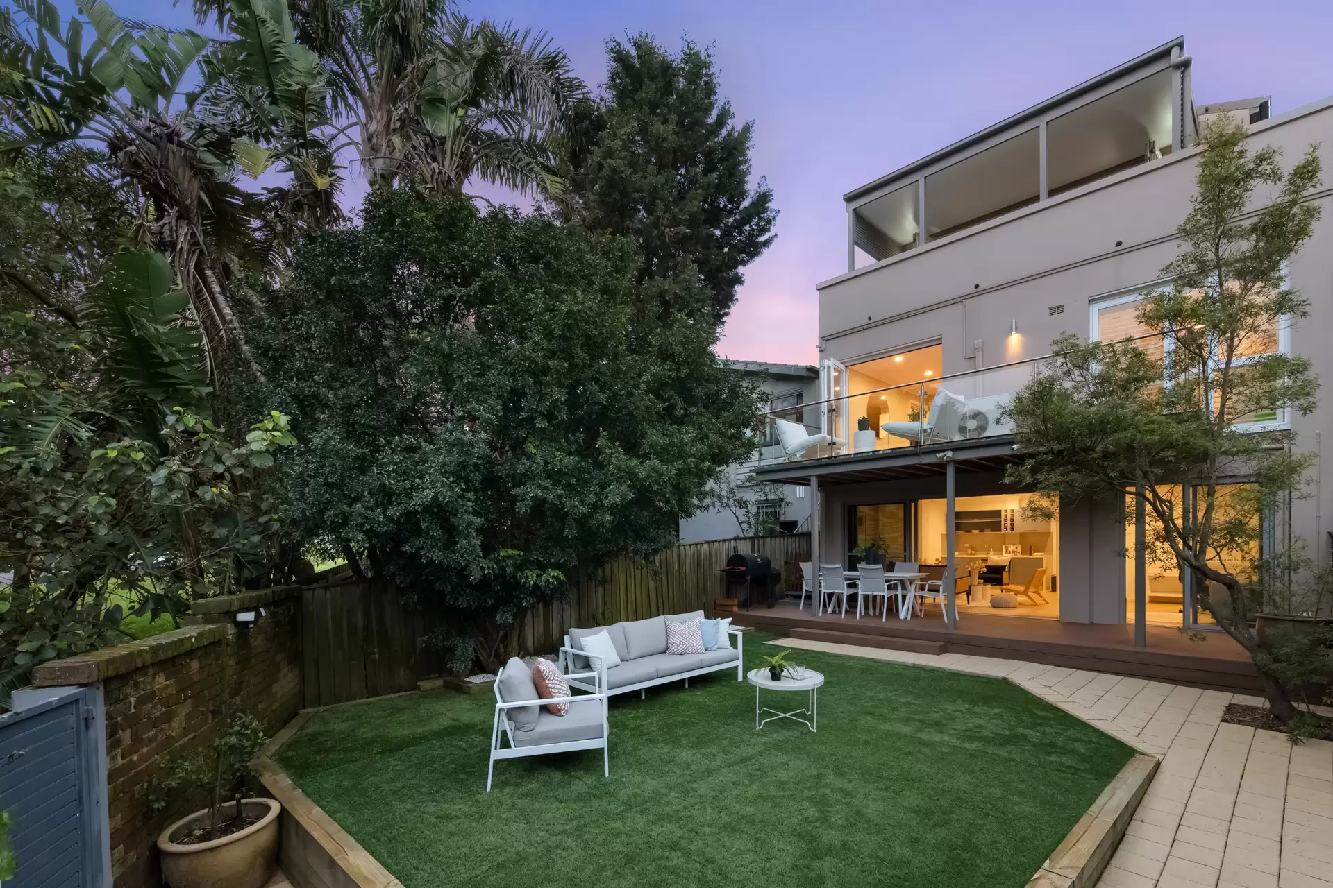 28 White Avenue, Maroubra Sold by Sydney Sotheby's International Realty - image 1