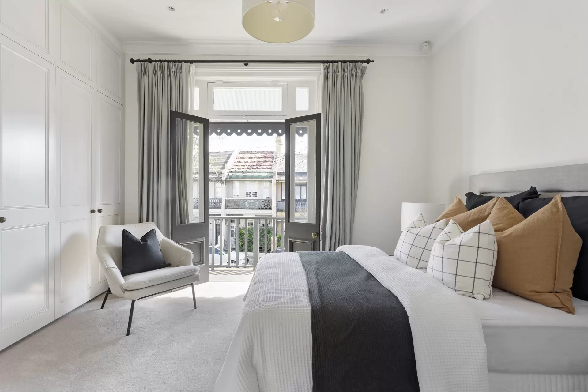 45 Jersey Road, Woollahra Sold by Sydney Sotheby's International Realty - image 1