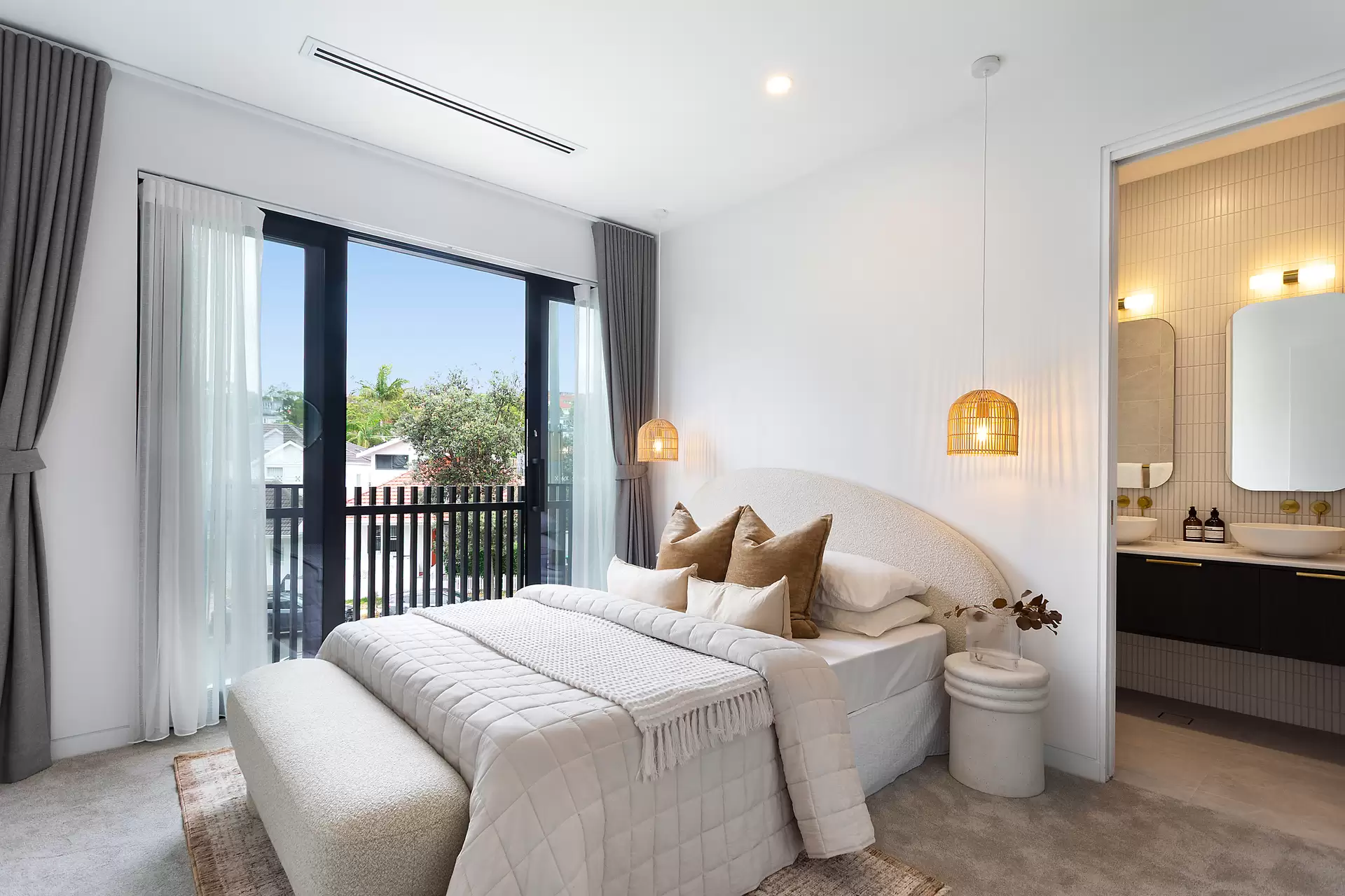 82 O'Brien Street, Bondi Beach Sold by Sydney Sotheby's International Realty - image 8