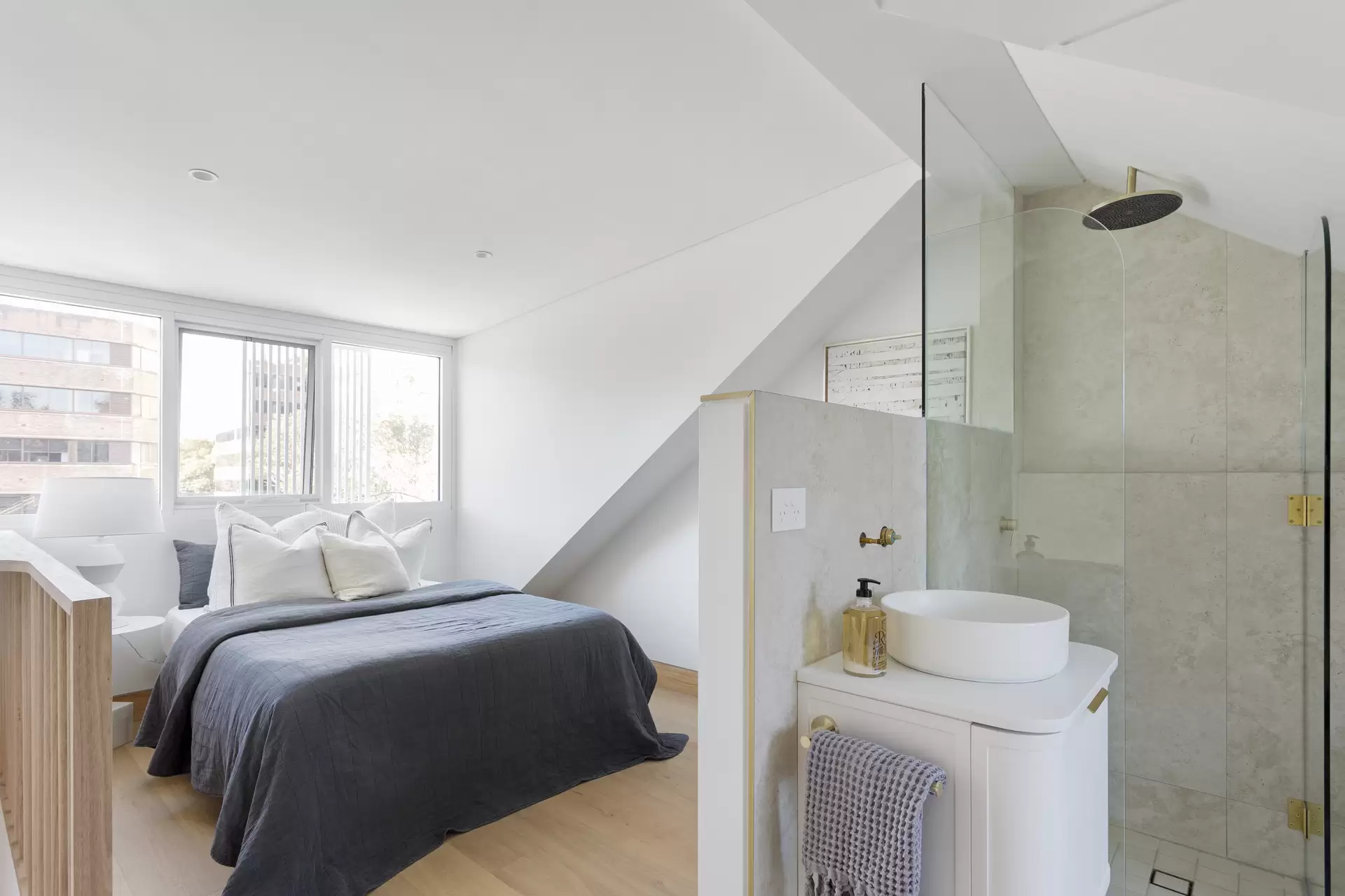 68 Cooper Street, Surry Hills Sold by Sydney Sotheby's International Realty - image 1