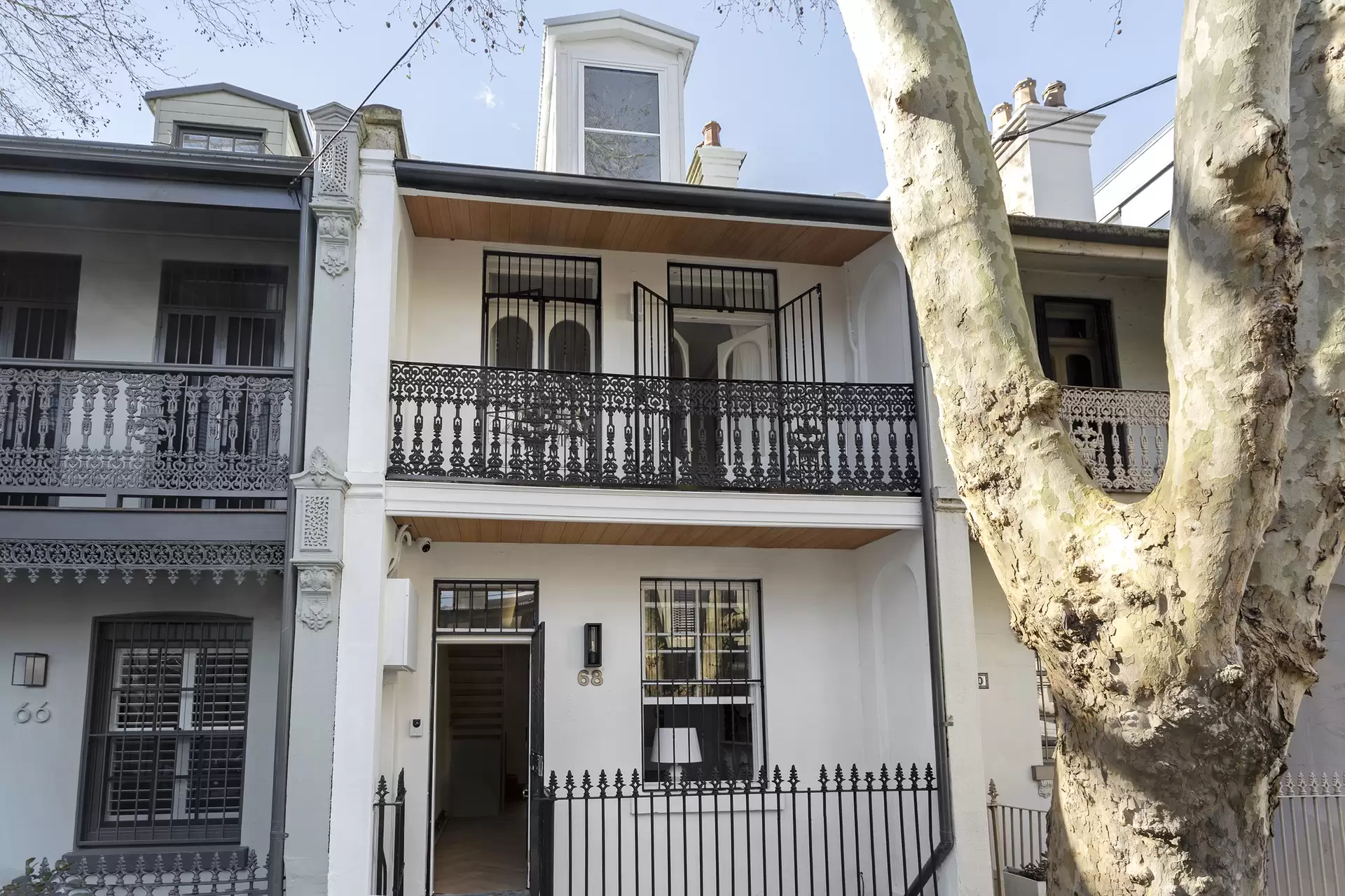 68 Cooper Street, Surry Hills Sold by Sydney Sotheby's International Realty - image 1