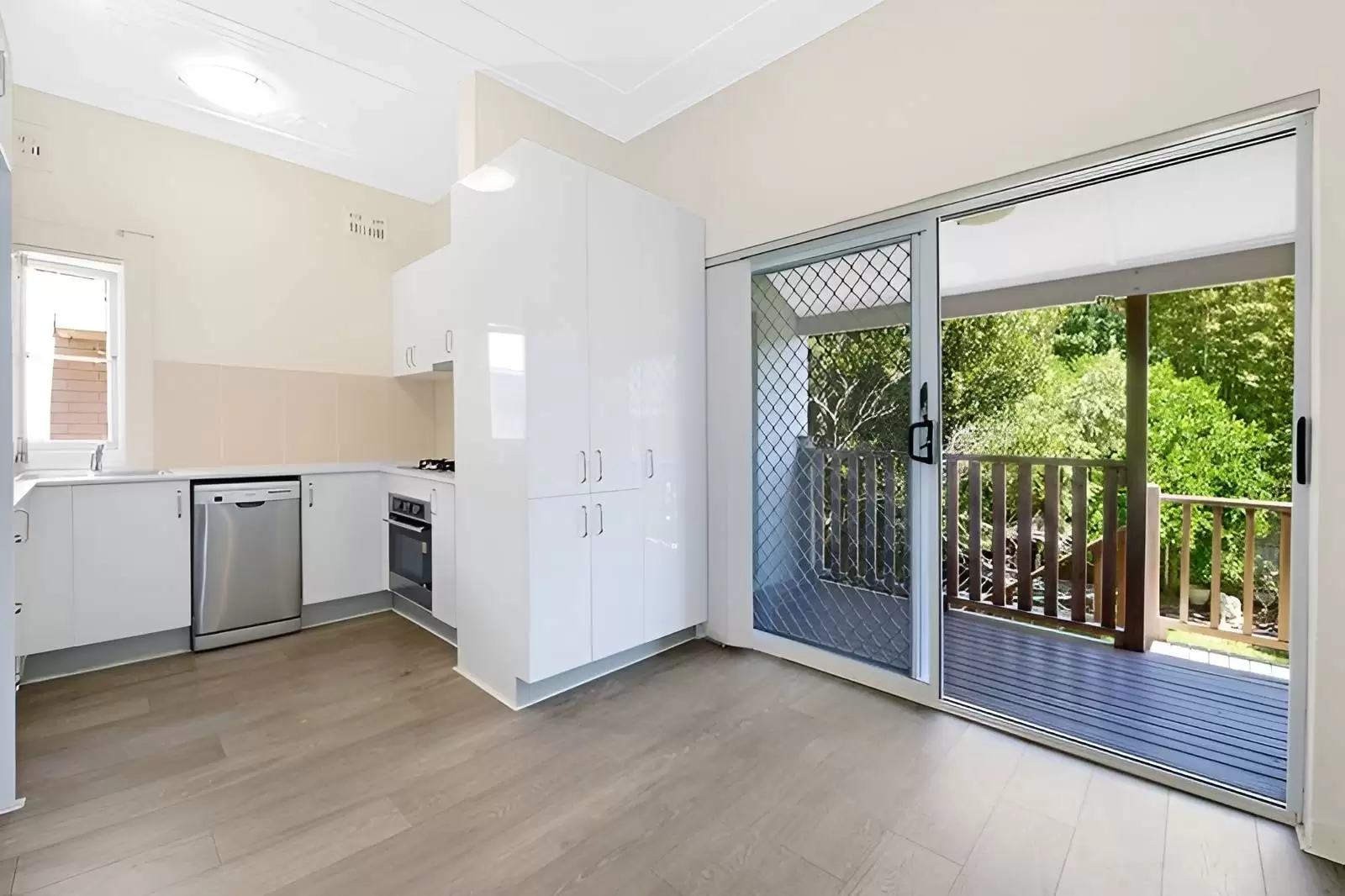 1/171 Glenayr Avenue, Bondi Beach Leased by Sydney Sotheby's International Realty - image 1