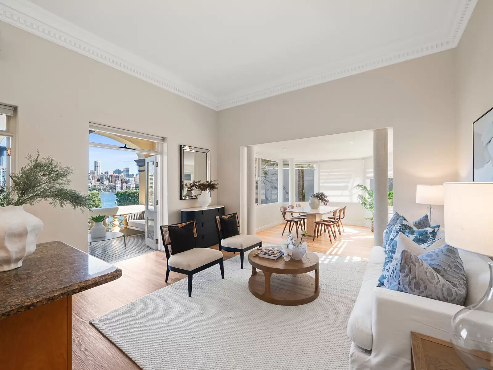 6/47 Yarranabbe Road, Darling Point Sold by Sydney Sotheby's International Realty - image 2