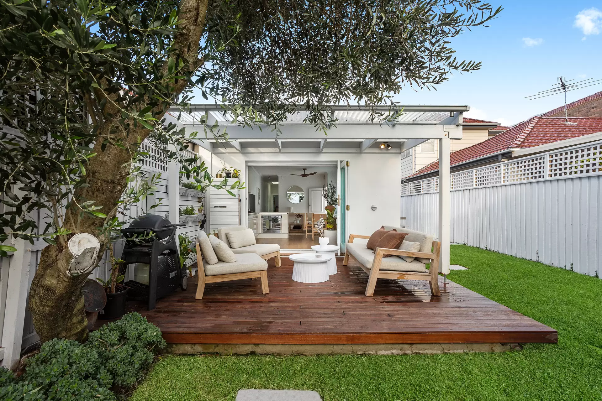 26 Garden Street, Maroubra Sold by Sydney Sotheby's International Realty - image 1