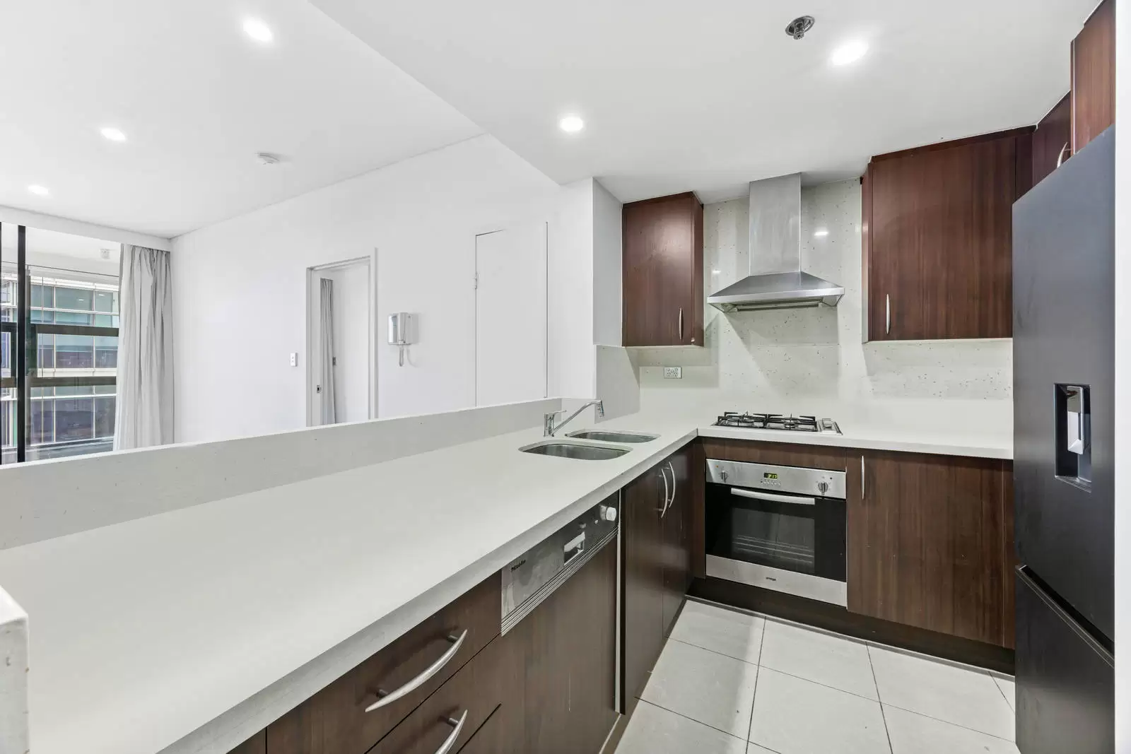 5903/93 Liverpool Street, Sydney Leased by Sydney Sotheby's International Realty - image 2