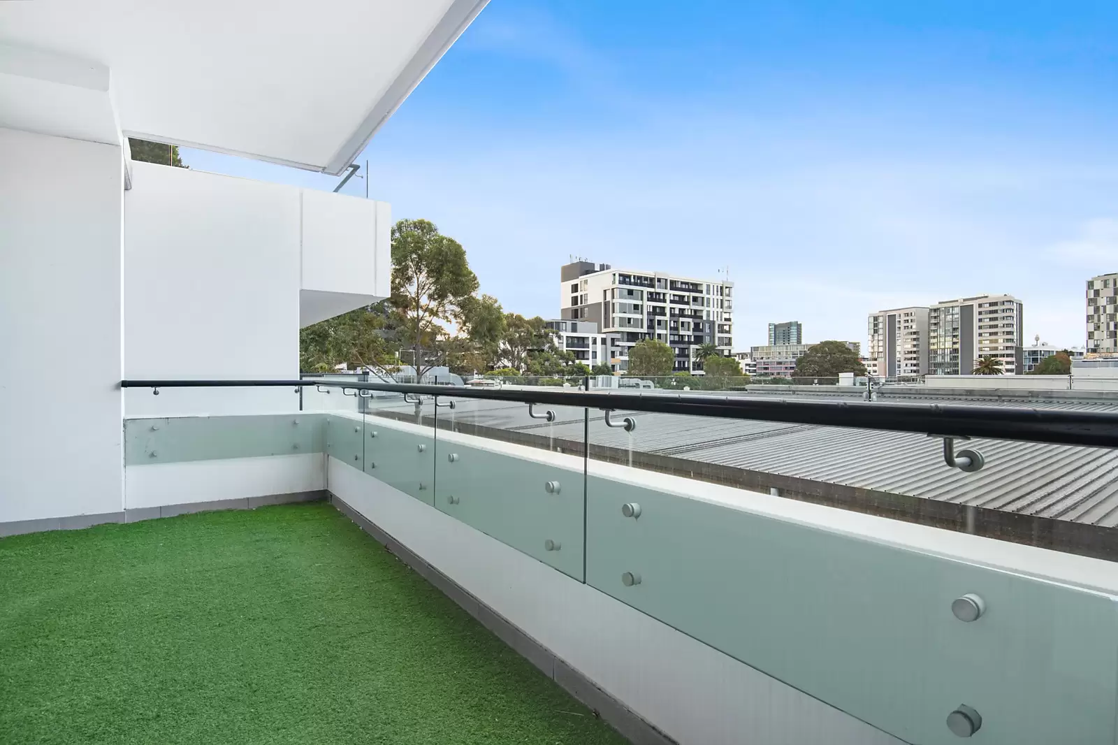 251/102 Dalmeny Avenue, Rosebery Sold by Sydney Sotheby's International Realty - image 5